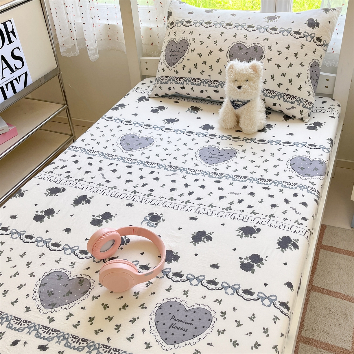 91家纺网 家纺一手货源 找家纺 盛秋家纺 2025新款水洗棉卡通学生小三套套件 着迷+爱心结