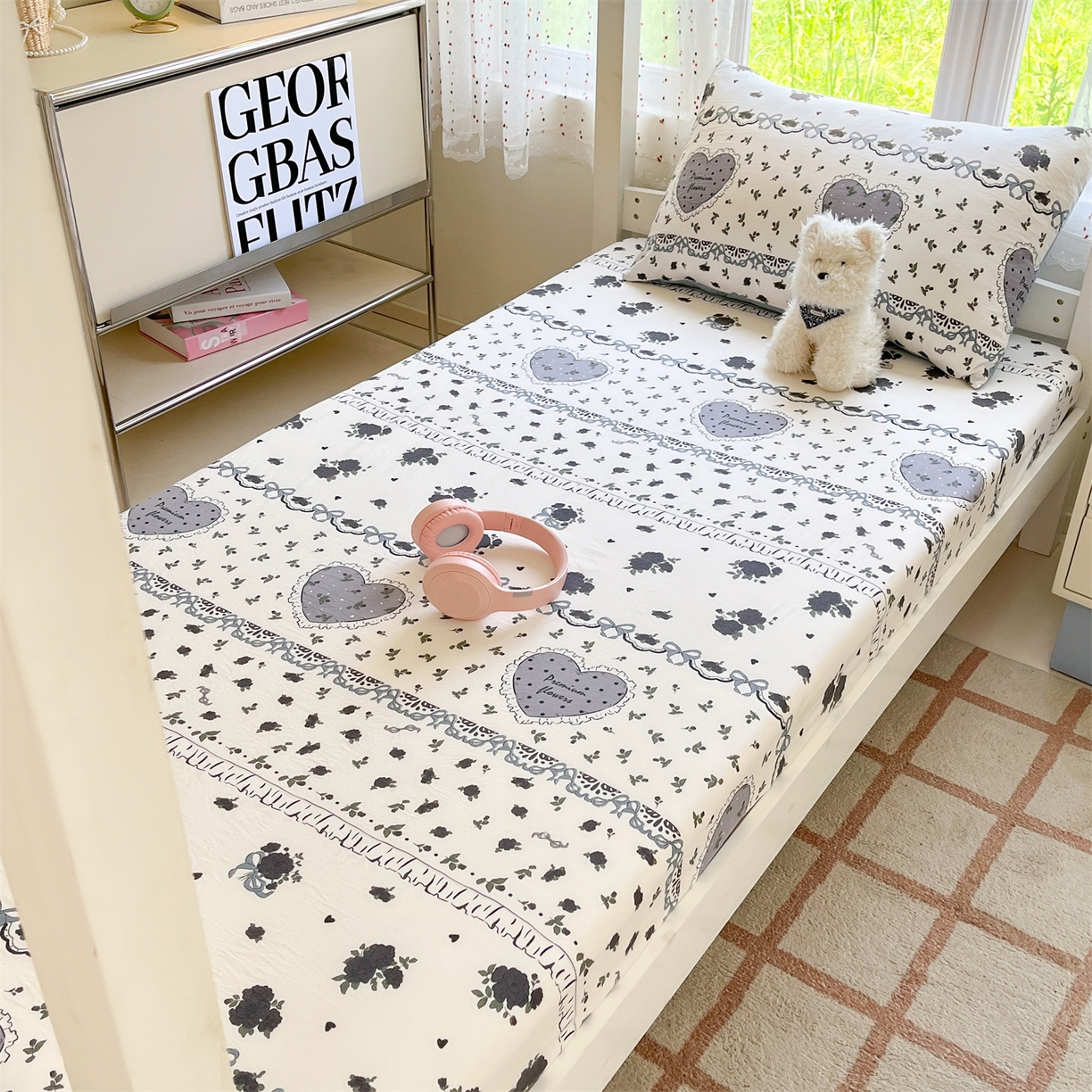 91家纺网 家纺一手货源 找家纺 盛秋家纺 2025新款水洗棉卡通学生小三套套件 着迷+爱心结