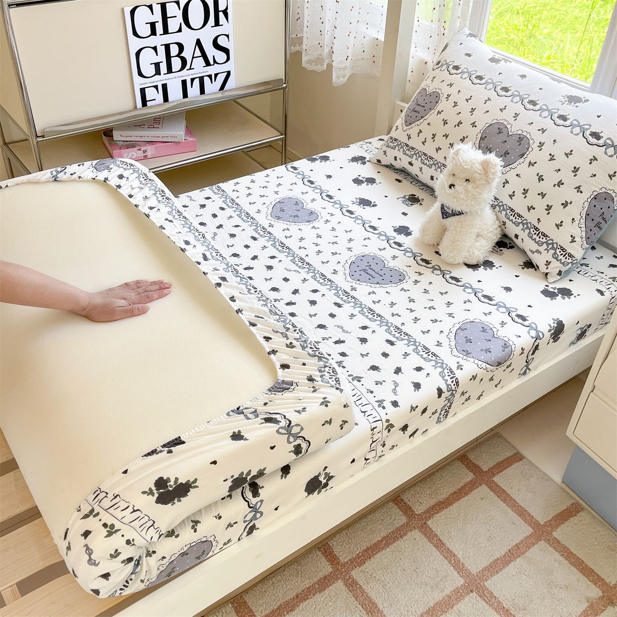 91家纺网 家纺一手货源 找家纺 盛秋家纺 2025新款水洗棉卡通学生小三套套件 着迷+爱心结