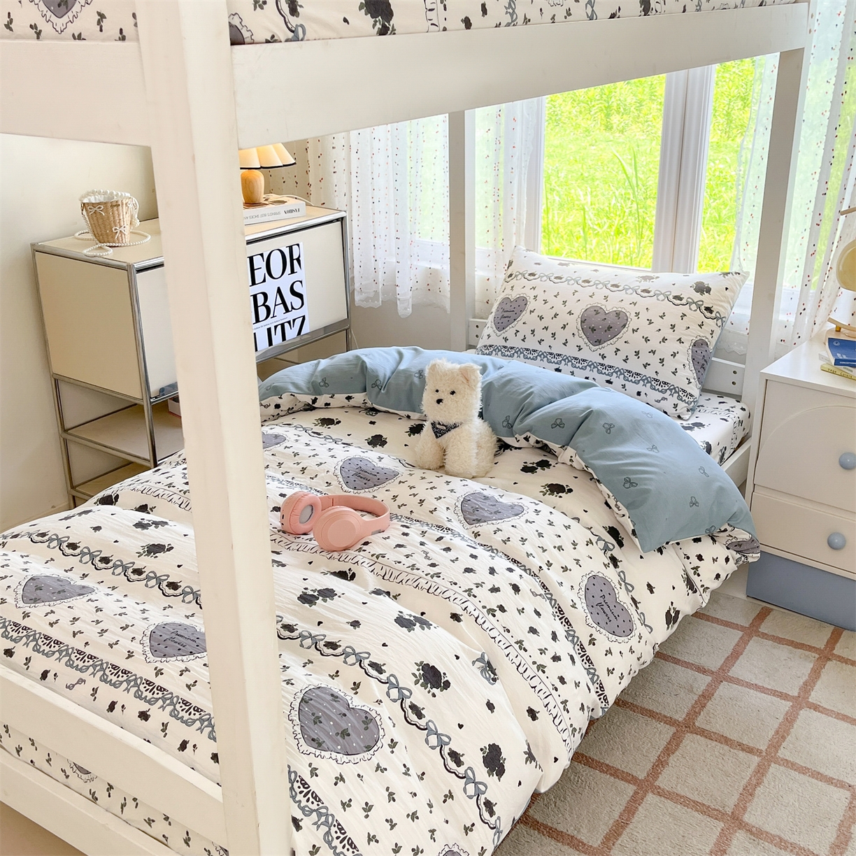 91家纺网 家纺一手货源 找家纺 盛秋家纺 2025新款水洗棉卡通学生小三套套件 着迷+爱心结