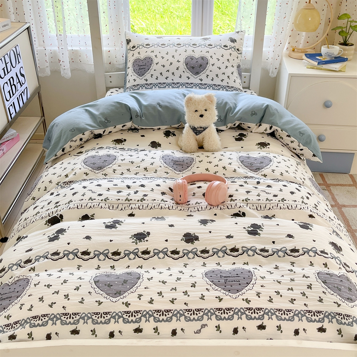 91家纺网 家纺一手货源 找家纺 盛秋家纺 2025新款水洗棉卡通学生小三套套件 着迷+爱心结