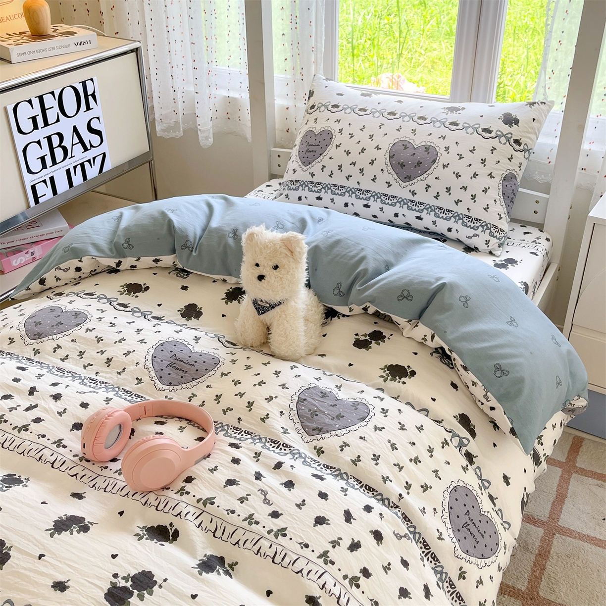 91家纺网 家纺一手货源 找家纺 盛秋家纺 2025新款水洗棉卡通学生小三套套件 着迷+爱心结