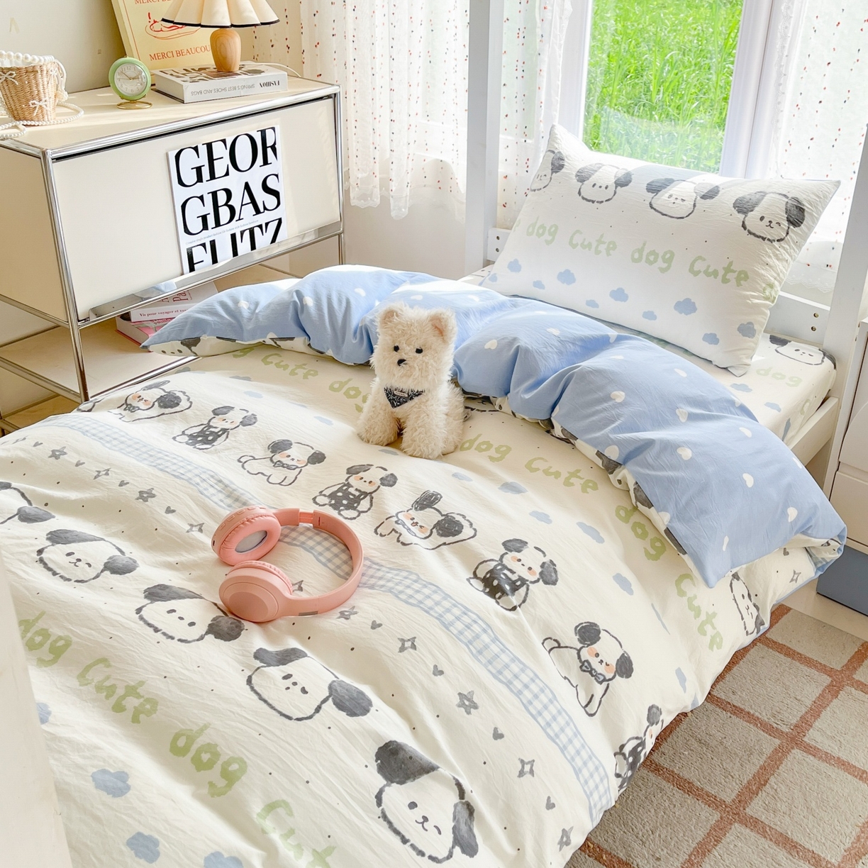 91家纺网 家纺一手货源 找家纺 盛秋家纺 2025新款水洗棉卡通学生小三套套件 欢乐狗+蓝爱心