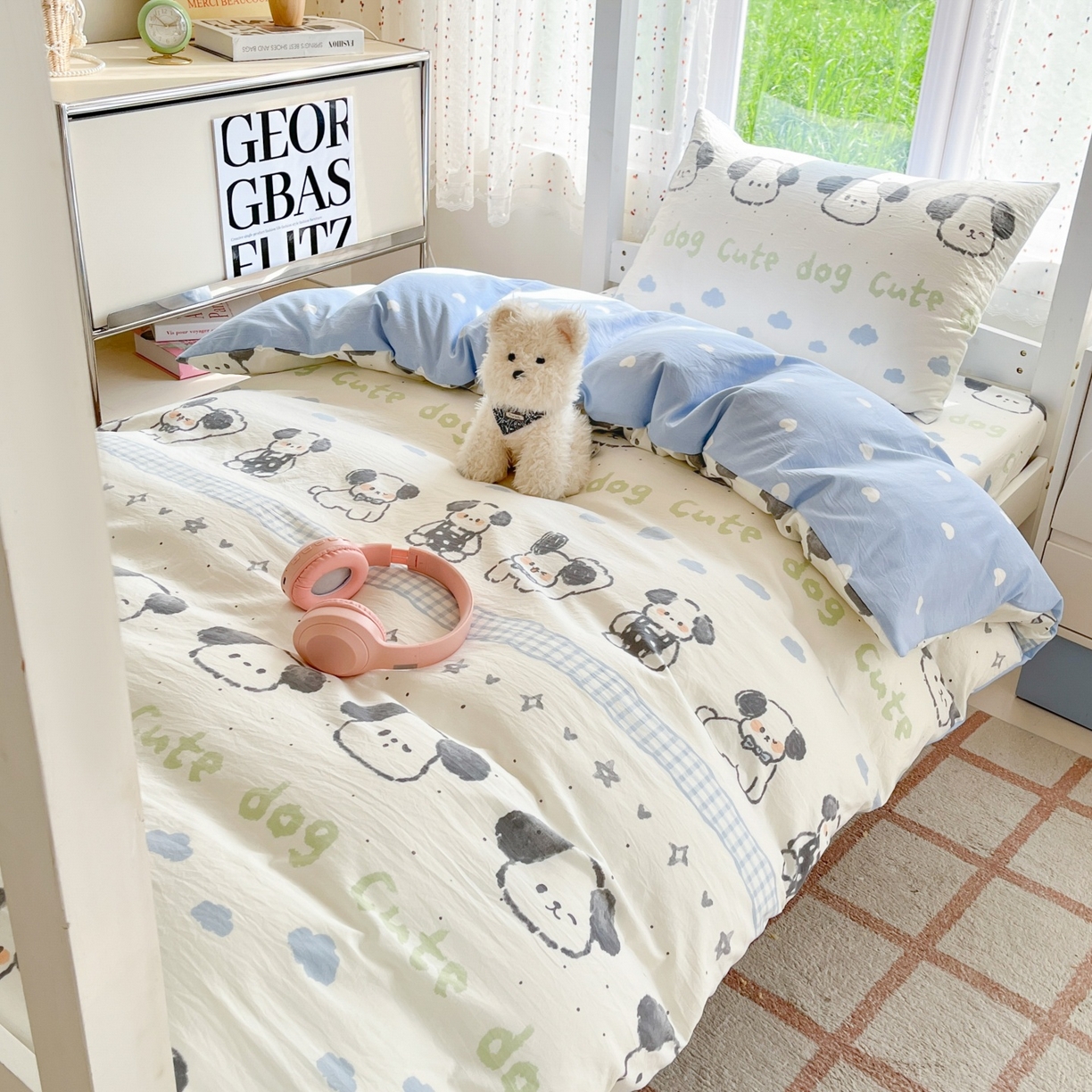 91家纺网 家纺一手货源 找家纺 盛秋家纺 2025新款水洗棉卡通学生小三套套件 欢乐狗+蓝爱心