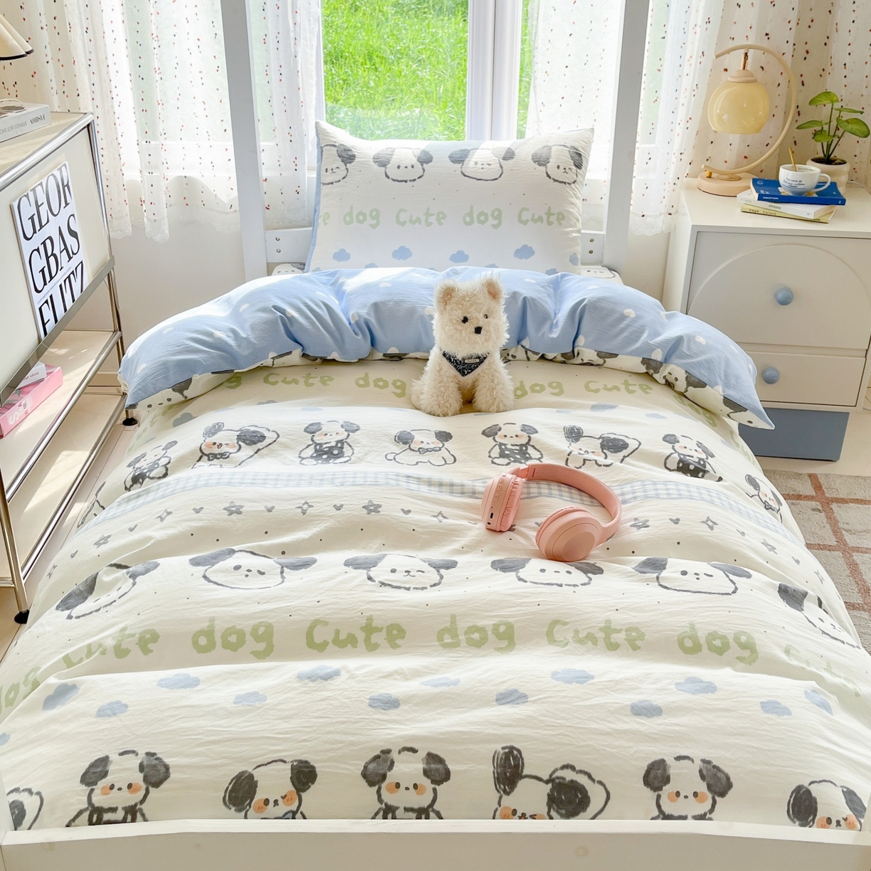 91家纺网 家纺一手货源 找家纺 盛秋家纺 2025新款水洗棉卡通学生小三套套件 欢乐狗+蓝爱心