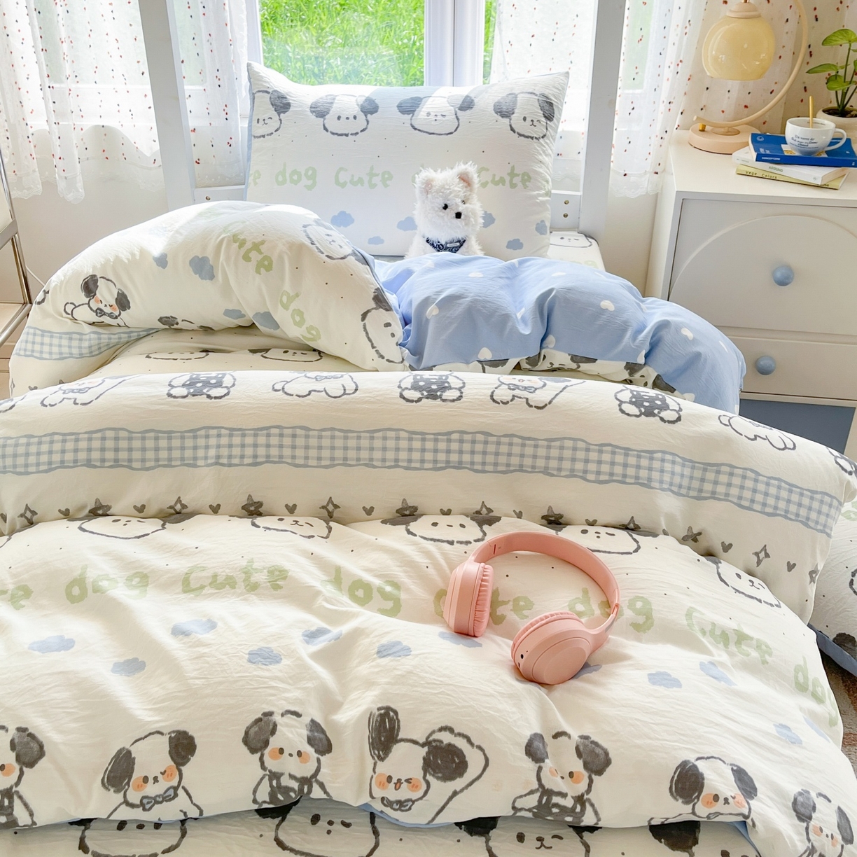 91家纺网 家纺一手货源 找家纺 盛秋家纺 2025新款水洗棉卡通学生小三套套件 欢乐狗+蓝爱心