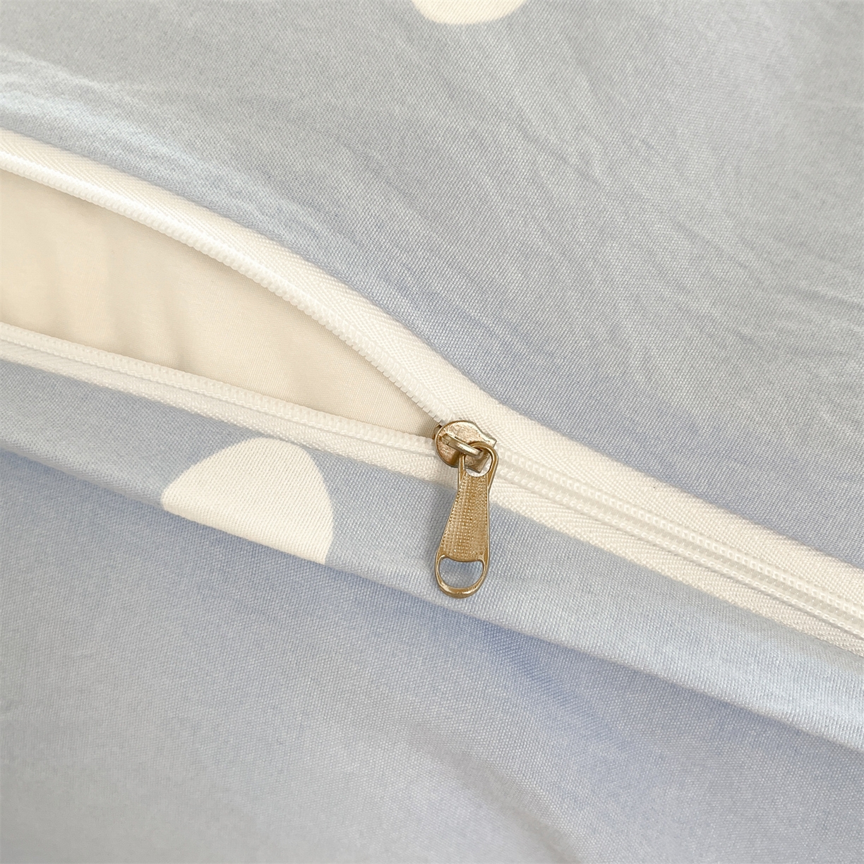 91家纺网 家纺一手货源 找家纺 盛秋家纺 2025新款水洗棉卡通学生小三套套件 开心乐园+蓝爱心