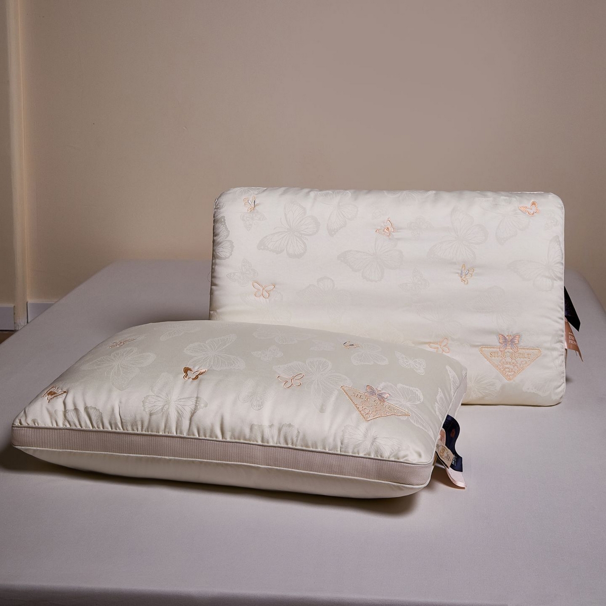 91家纺网 家纺一手货源 找家纺 （总）爱尚家枕芯 2025新款欧式刺绣护颈低枕枕头枕芯