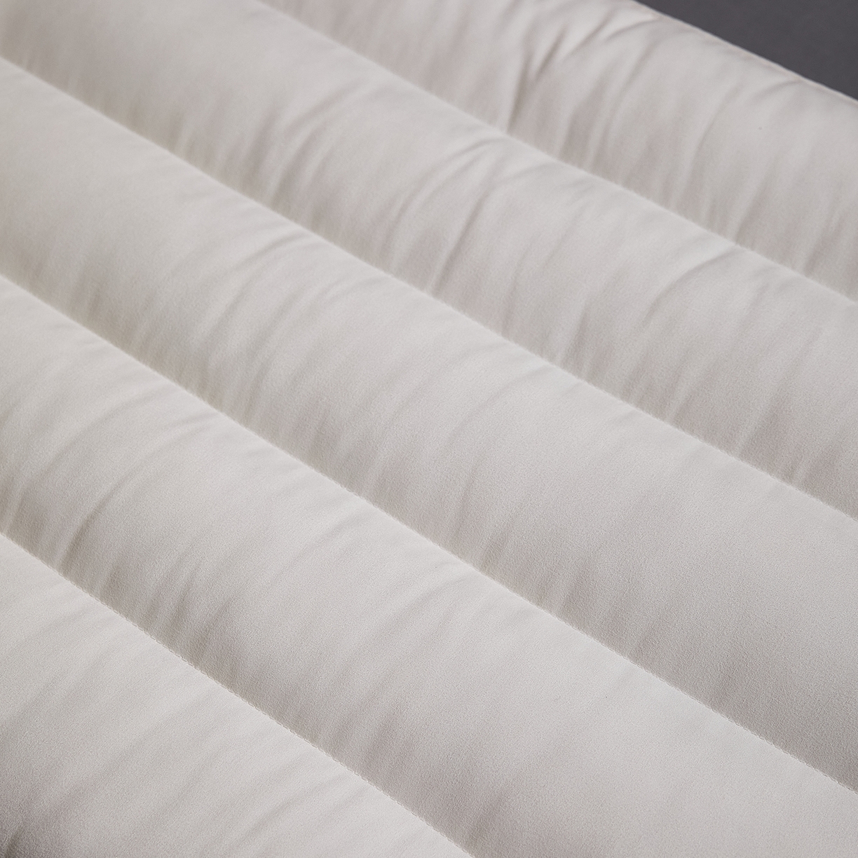 91家纺网 家纺一手货源 找家纺 爱尚家枕芯 2025新款欧式刺绣护颈低枕枕头枕芯 灰色