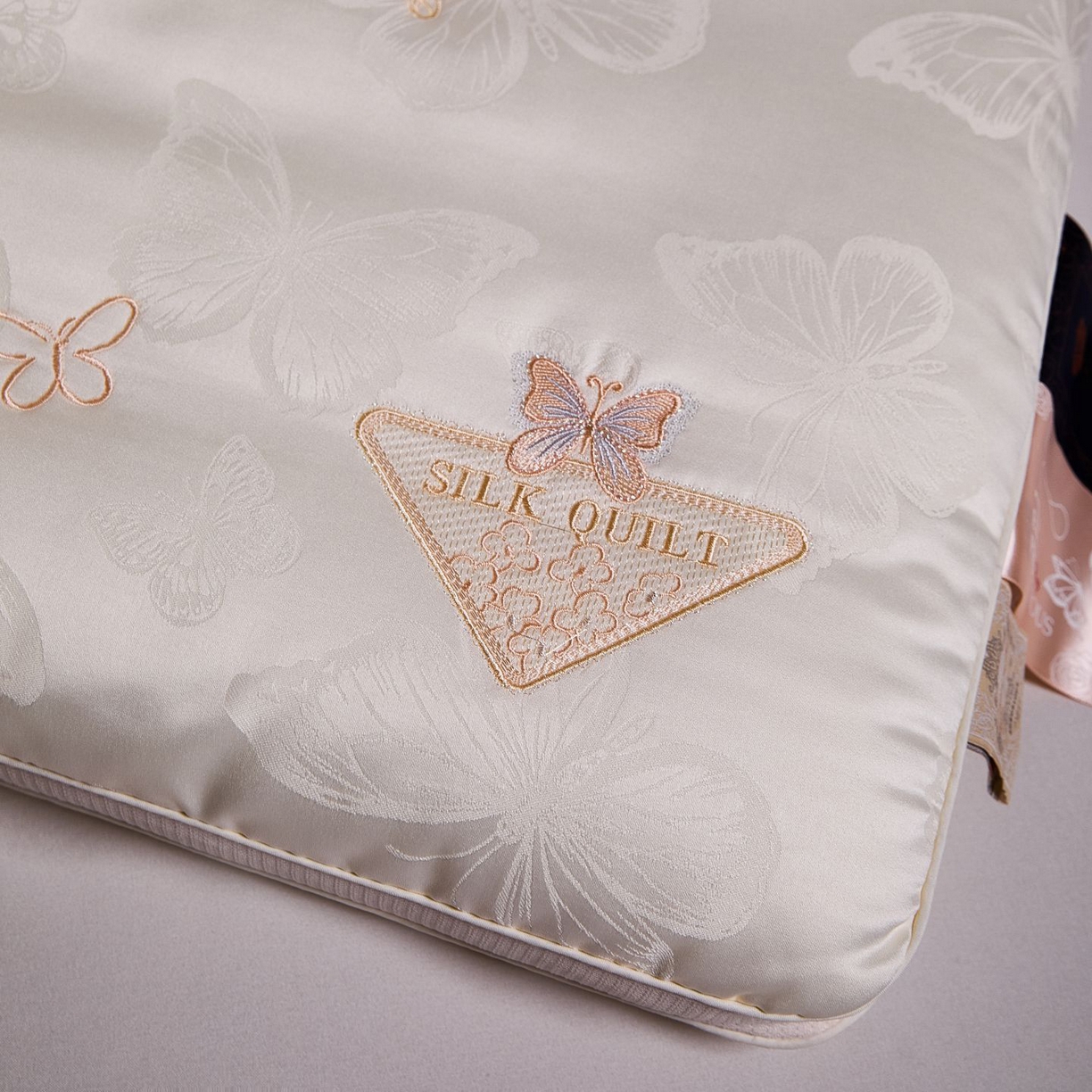 91家纺网 家纺一手货源 找家纺 爱尚家枕芯 2025新款欧式刺绣护颈低枕枕头枕芯 白色