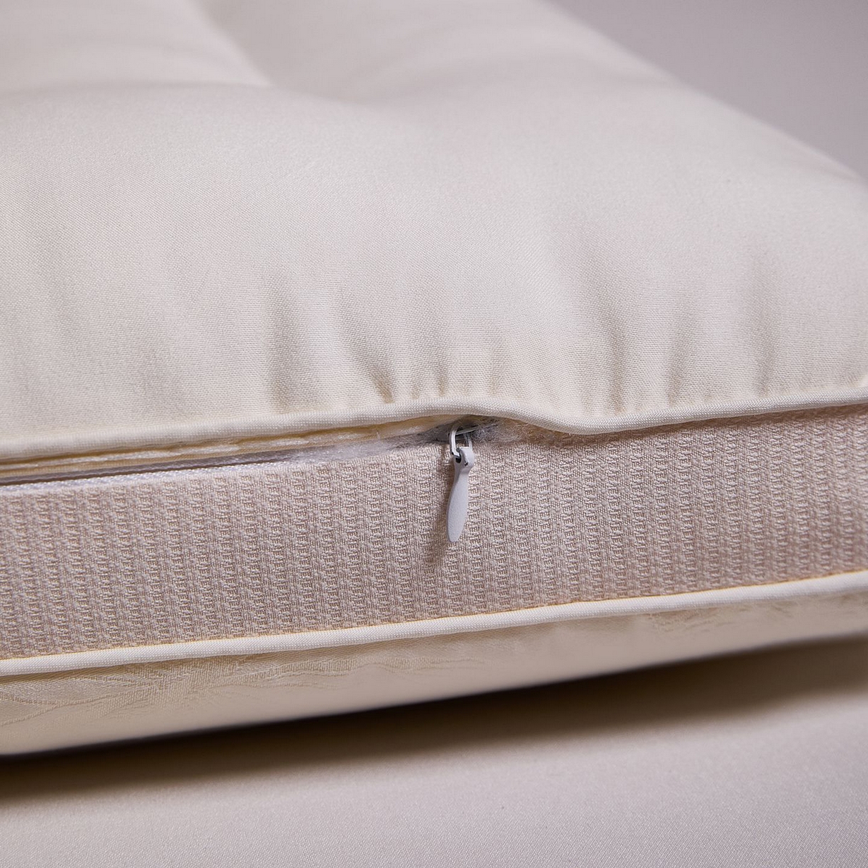 91家纺网 家纺一手货源 找家纺 爱尚家枕芯 2025新款欧式刺绣护颈低枕枕头枕芯 白色