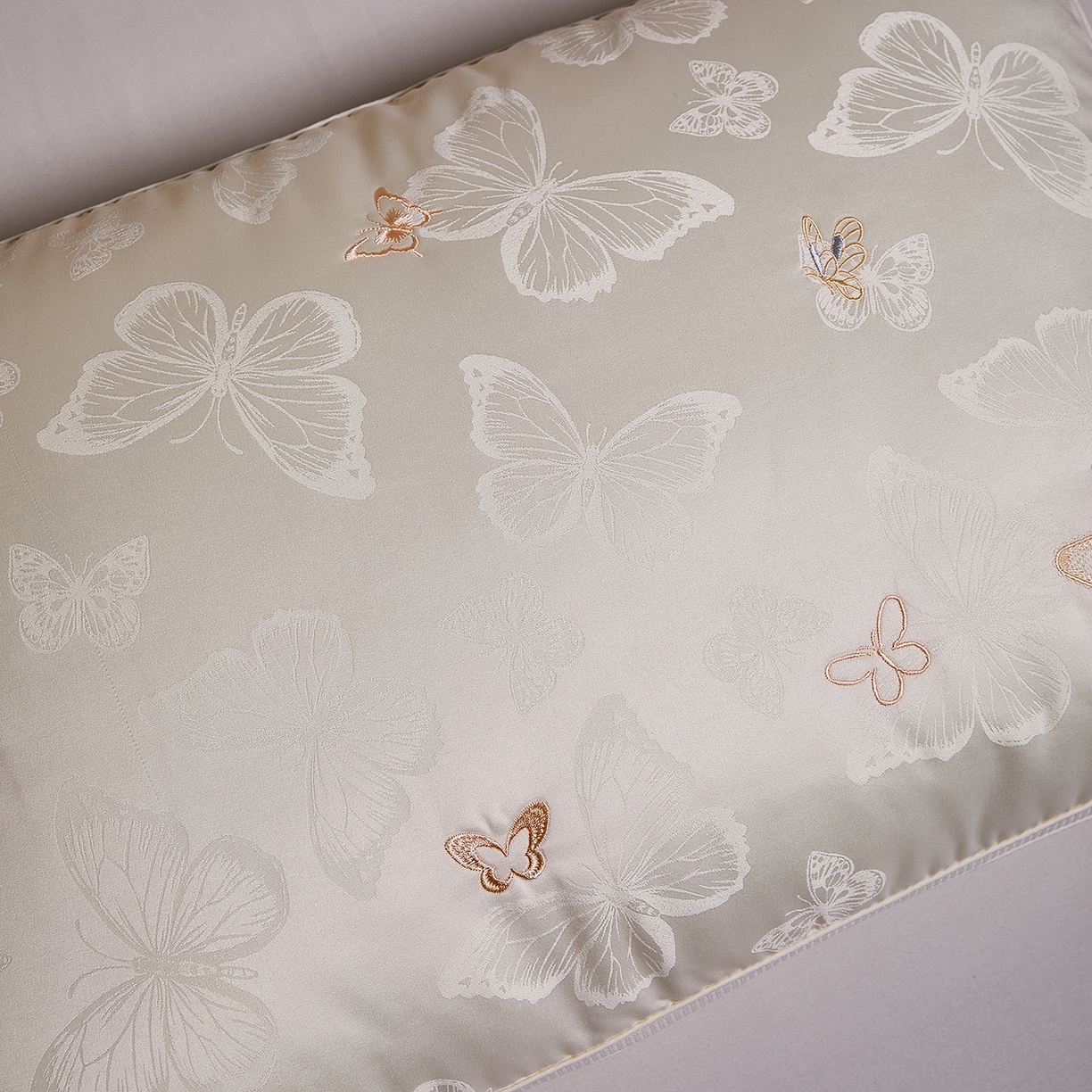 91家纺网 家纺一手货源 找家纺 （总）爱尚家枕芯 2025新款欧式刺绣护颈软枕枕头枕芯