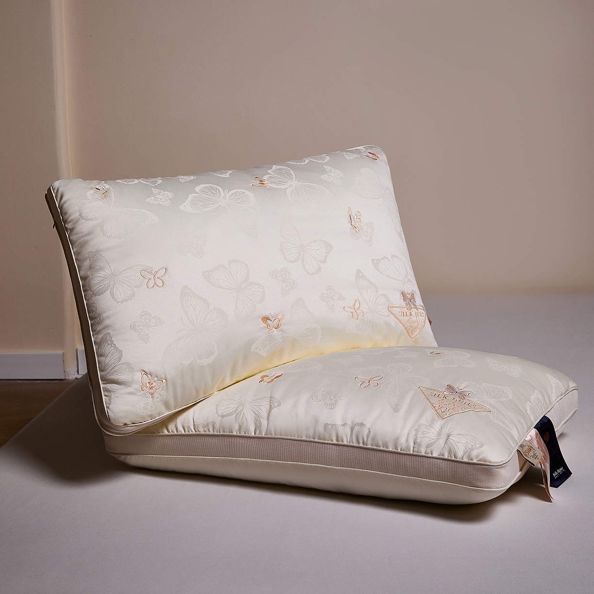 91家纺网 家纺一手货源 找家纺 （总）爱尚家枕芯 2025新款欧式刺绣护颈软枕枕头枕芯