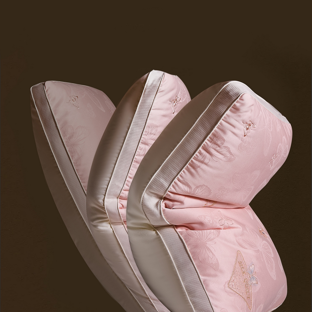 91家纺网 家纺一手货源 找家纺 爱尚家枕芯 2025新款欧式刺绣护颈软枕枕头枕芯 粉色