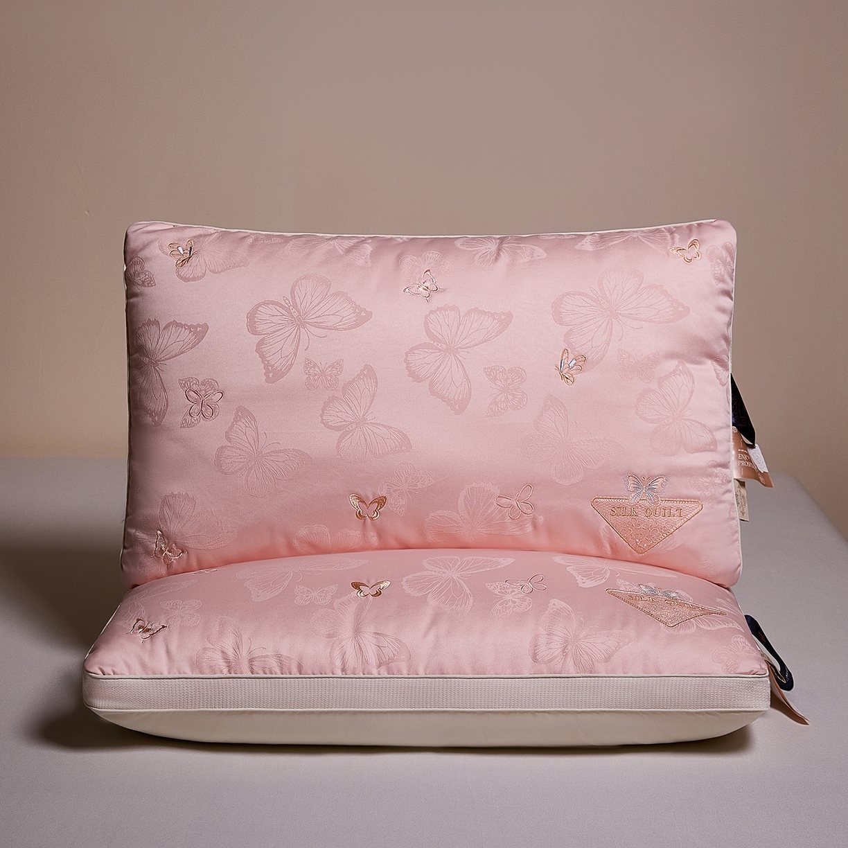 91家纺网 家纺一手货源 找家纺 （总）爱尚家枕芯 2025新款欧式刺绣护颈软枕枕头枕芯