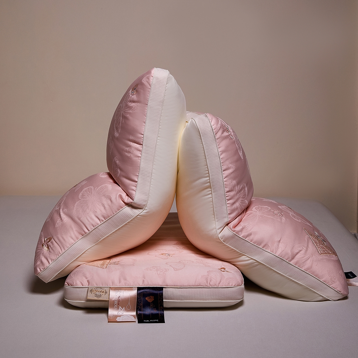 91家纺网 家纺一手货源 找家纺 爱尚家枕芯 2025新款欧式刺绣护颈软枕枕头枕芯 粉色