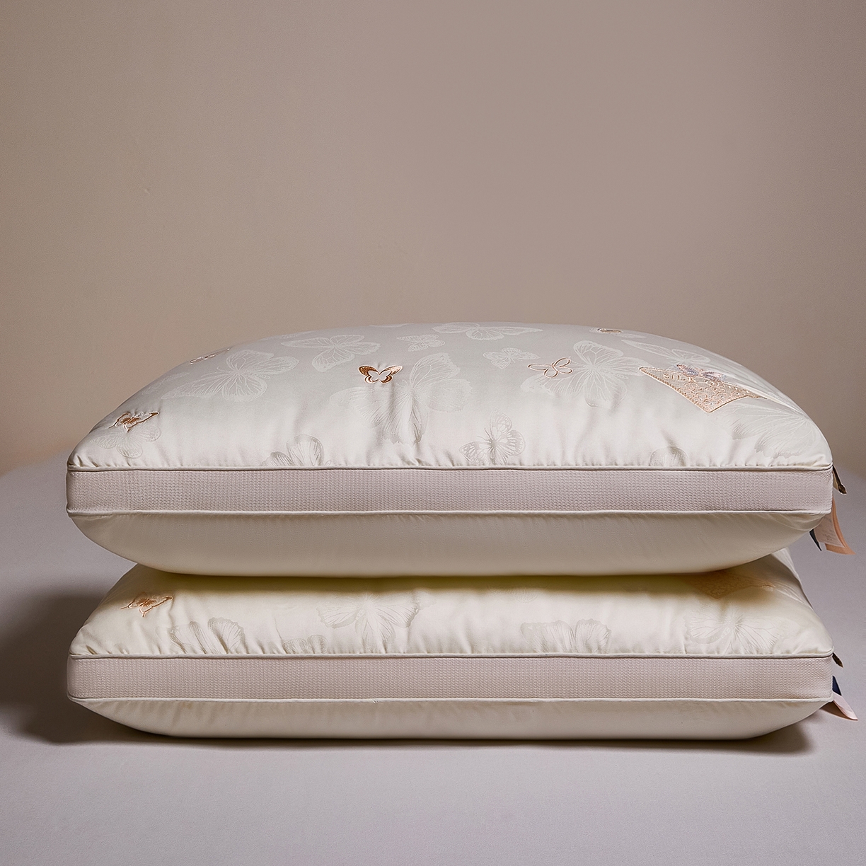 91家纺网 家纺一手货源 找家纺 （总）爱尚家枕芯 2025新款欧式刺绣护颈软枕枕头枕芯