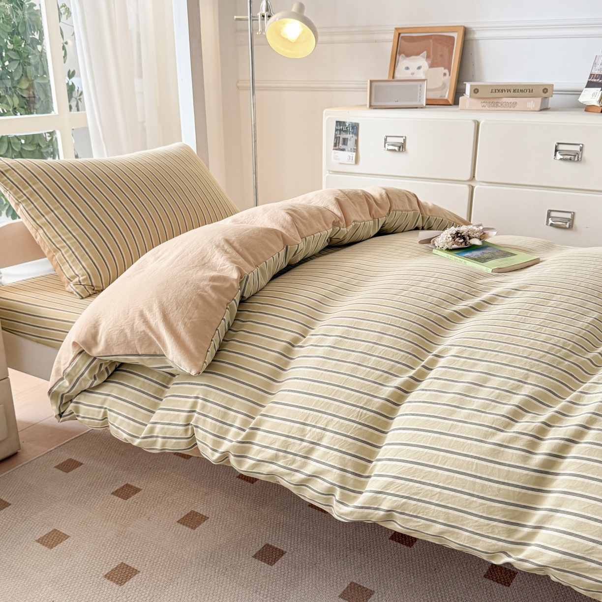 91家纺网 家纺一手货源 找家纺 盛秋家纺 2025新款水洗棉格子学生小三套套件 泡芙黄+奶茶