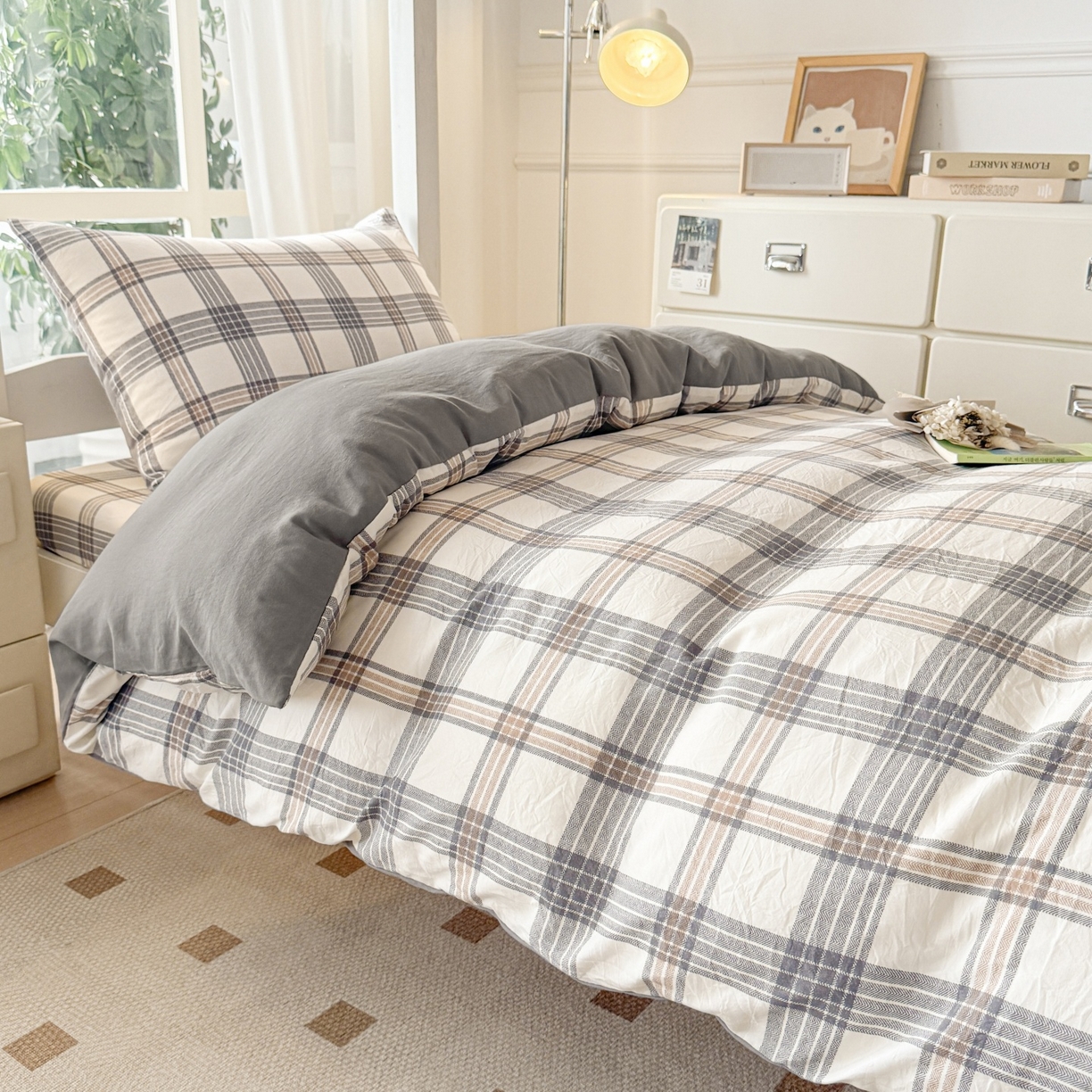 91家纺网 家纺一手货源 找家纺 盛秋家纺 2025新款水洗棉格子学生小三套套件 瑞克+中灰