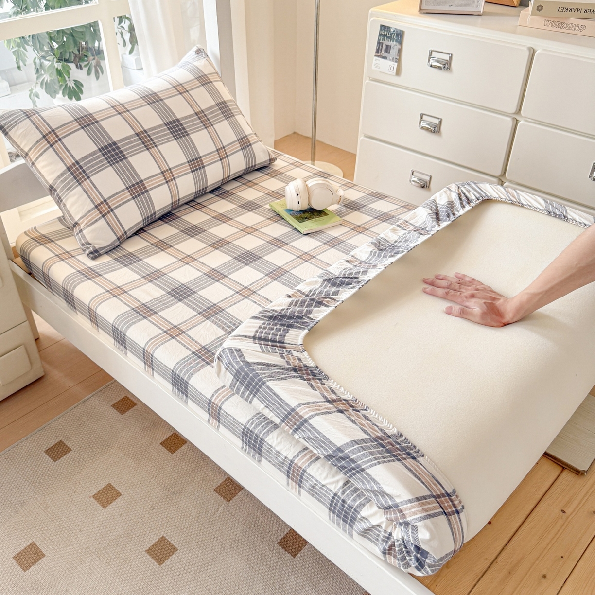 91家纺网 家纺一手货源 找家纺 盛秋家纺 2025新款水洗棉格子学生小三套套件 瑞克+中灰