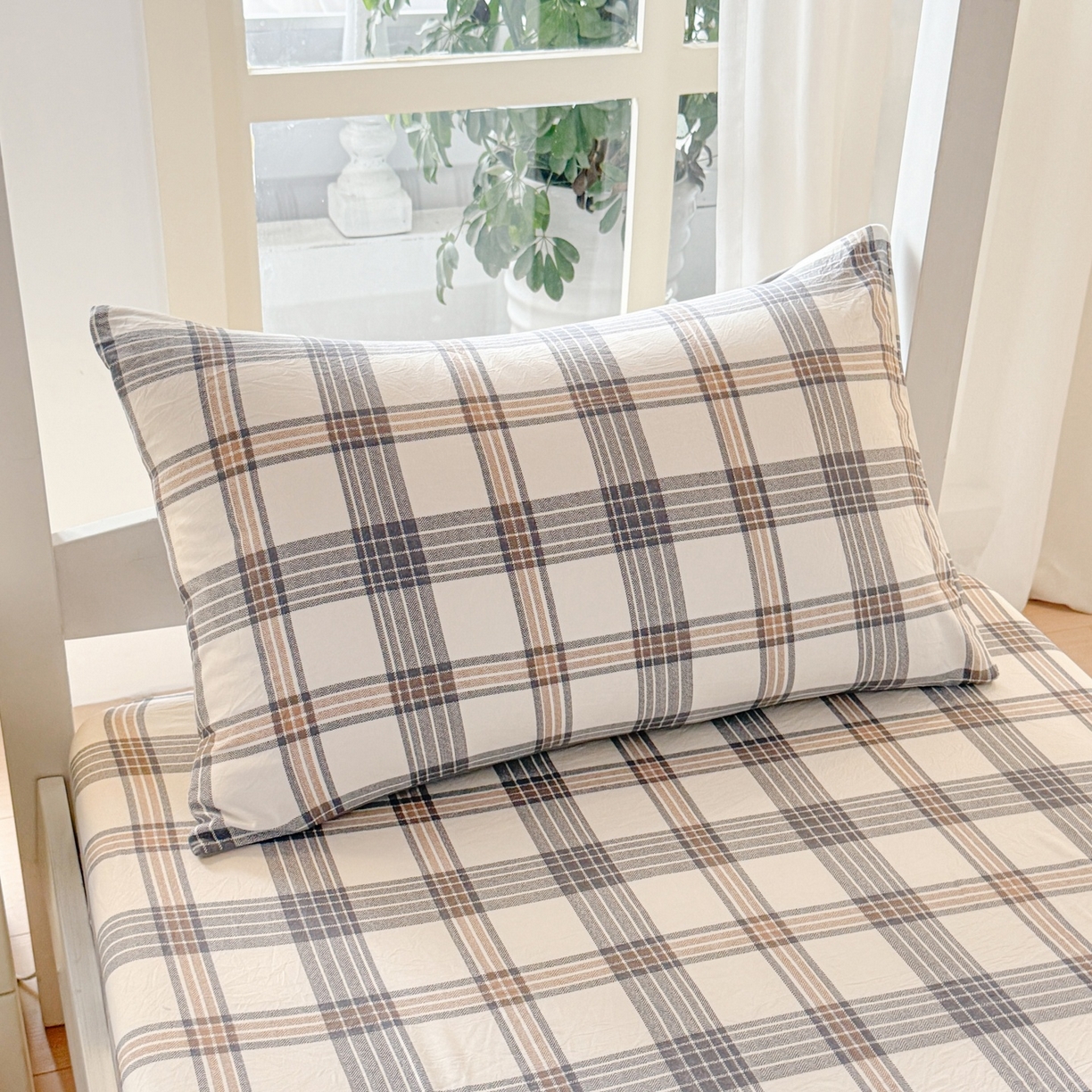 91家纺网 家纺一手货源 找家纺 盛秋家纺 2025新款水洗棉格子学生小三套套件 瑞克+中灰