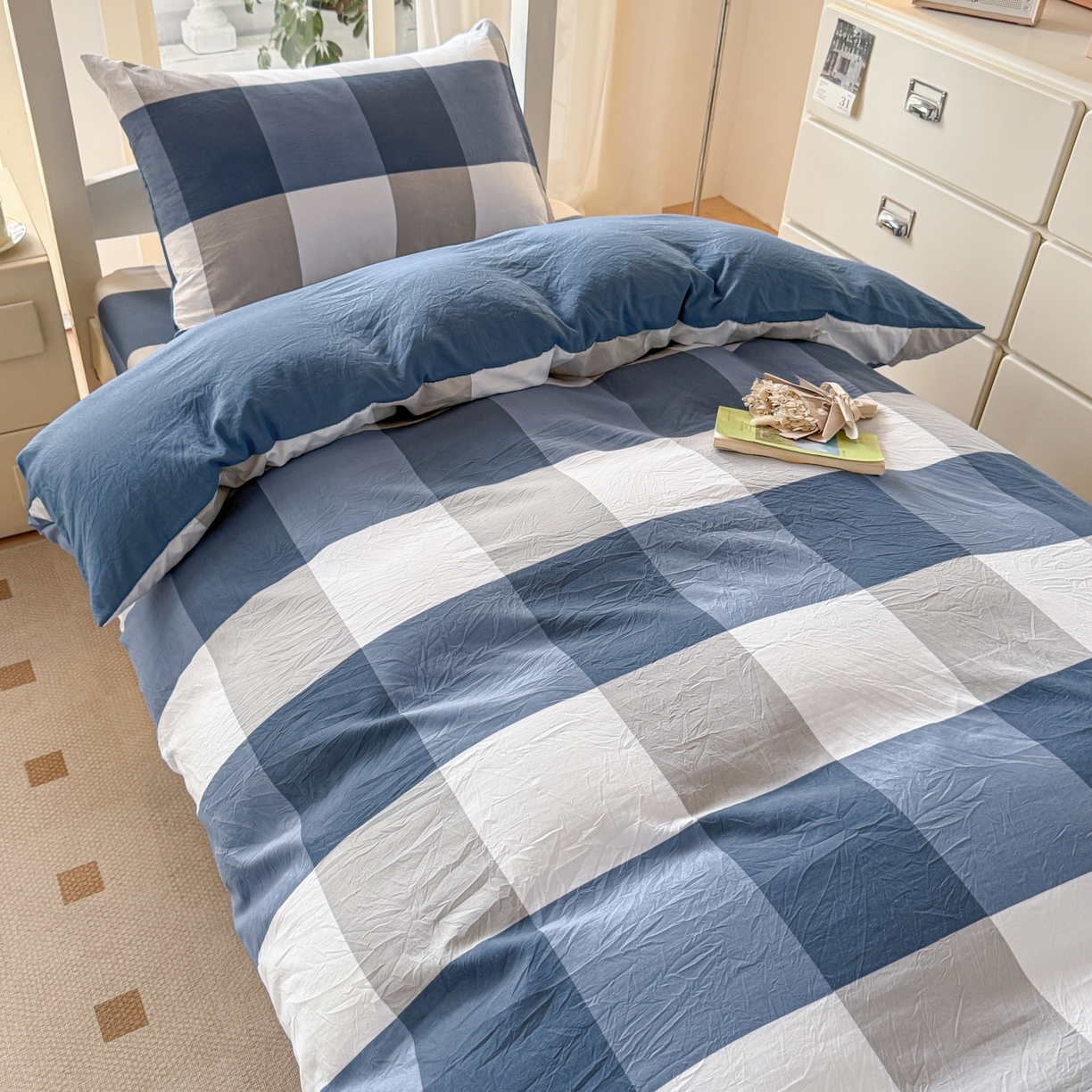 91家纺网 家纺一手货源 找家纺 盛秋家纺 2025新款水洗棉格子学生小三套套件 蓝大格+宾利蓝