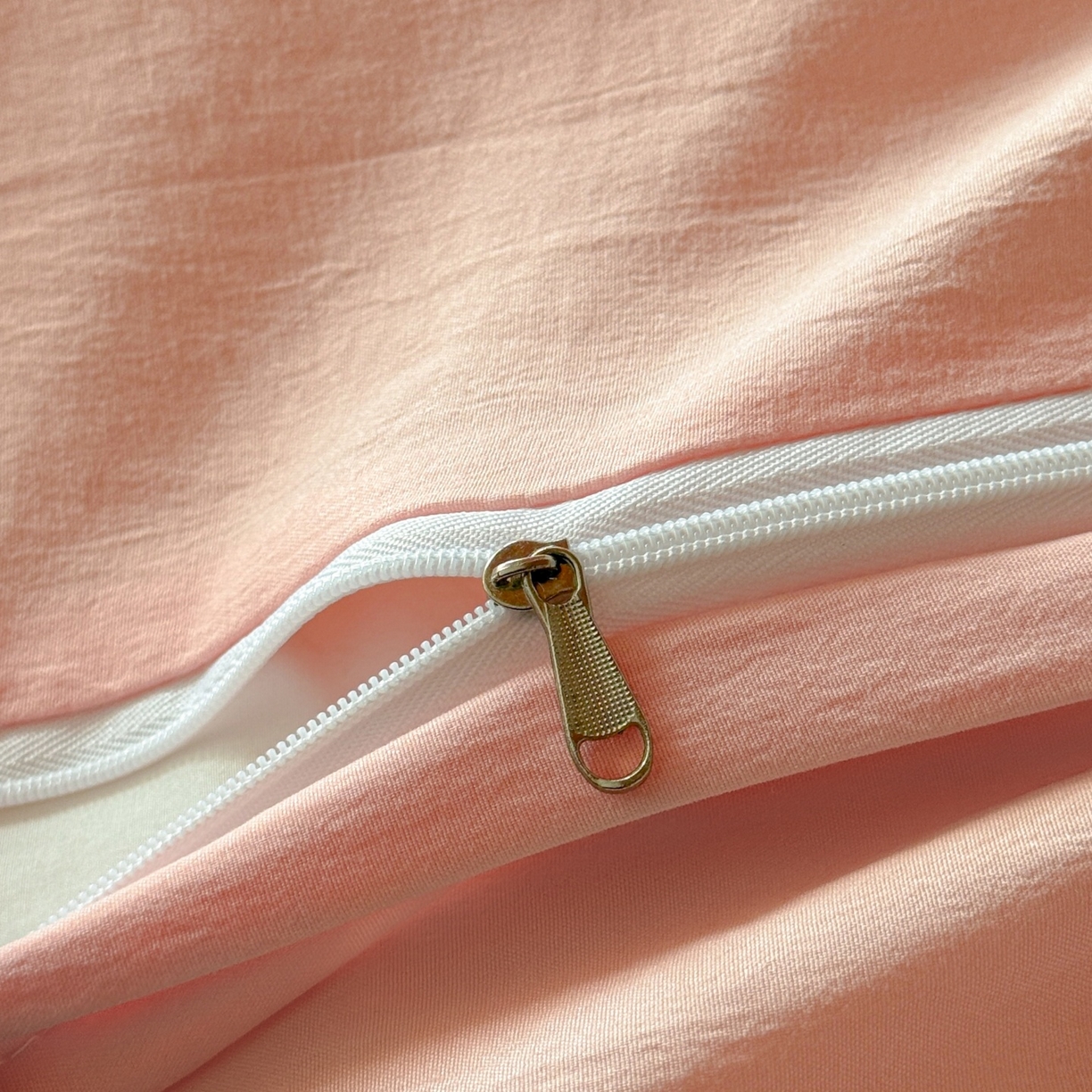 91家纺网 家纺一手货源 找家纺 盛秋家纺 2025新款水洗棉格子学生小三套套件 粉小格+奶油粉