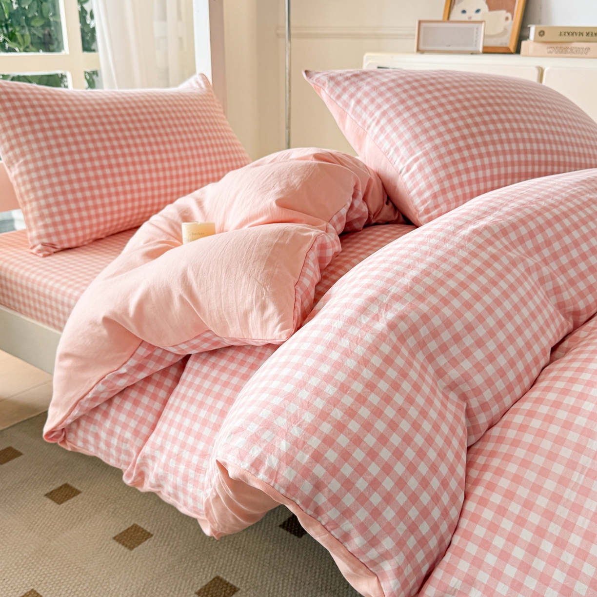 91家纺网 家纺一手货源 找家纺 盛秋家纺 2025新款水洗棉格子学生小三套套件 粉小格+奶油粉