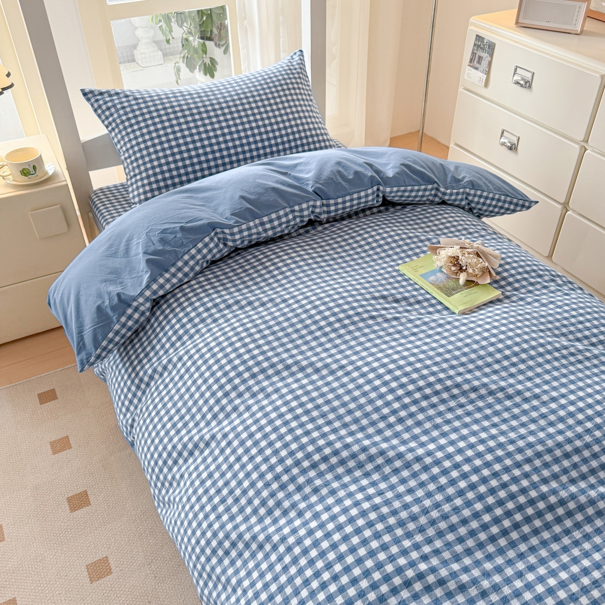 91家纺网 家纺一手货源 找家纺 盛秋家纺 2025新款水洗棉格子学生小三套套件 蓝小格+蓝灰