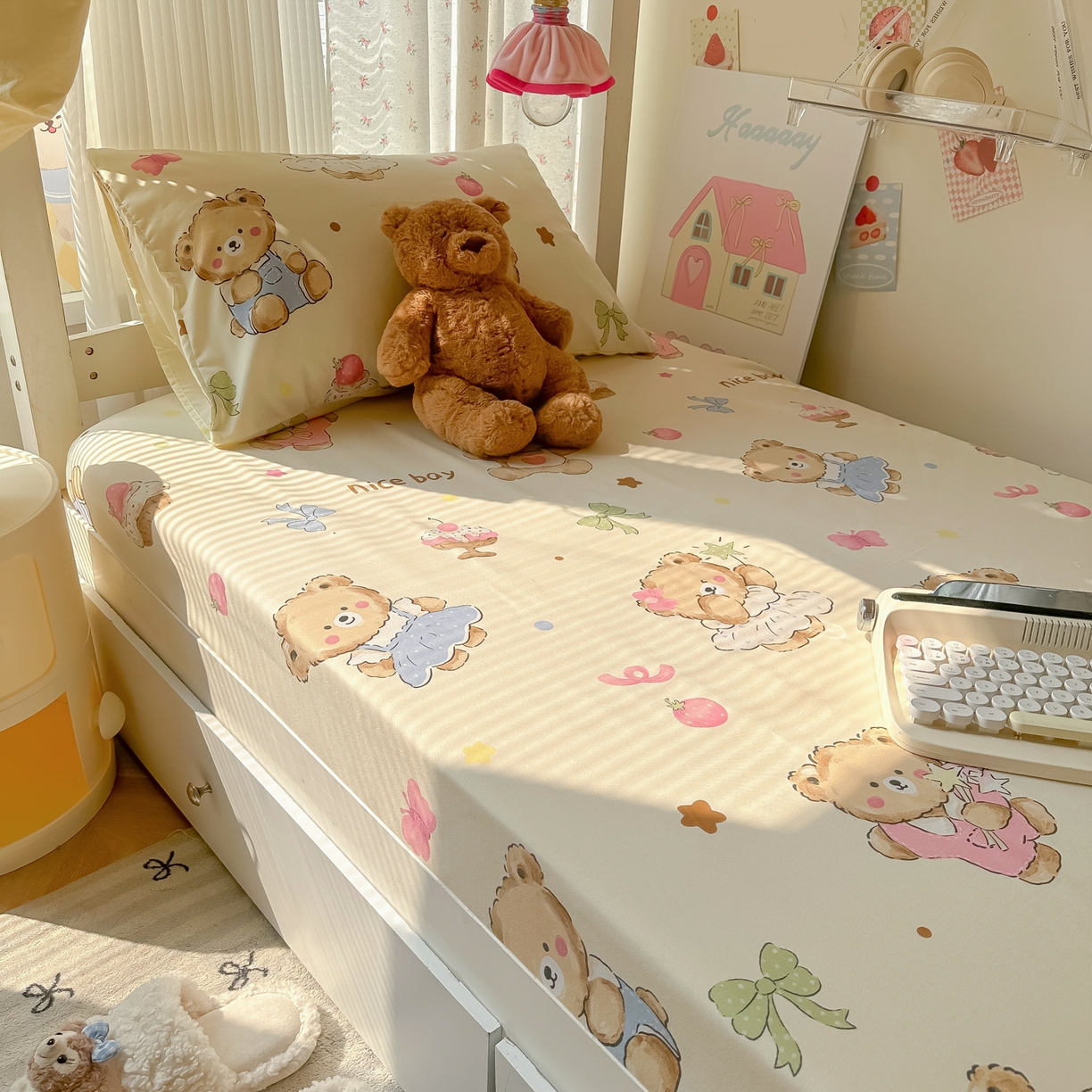 91家纺网 家纺一手货源 找家纺 韩巢家纺 2025新款上下铺学生宿舍专用床笠单件寝室高低床热销款防滑床单床套 草莓奶熊