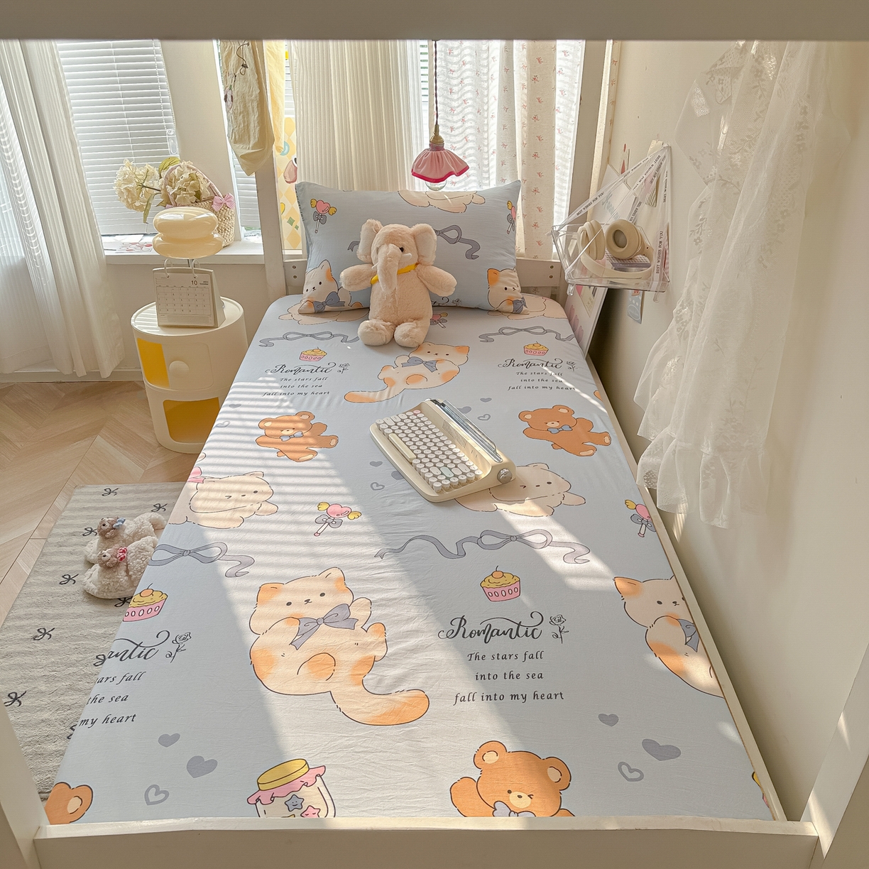 91家纺网 家纺一手货源 找家纺 韩巢家纺 2025新款上下铺学生宿舍专用床笠单件寝室高低床热销款防滑床单床套 小猫逃离记