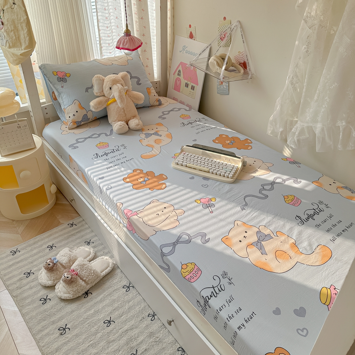 91家纺网 家纺一手货源 找家纺 韩巢家纺 2025新款上下铺学生宿舍专用床笠单件寝室高低床热销款防滑床单床套 小猫逃离记