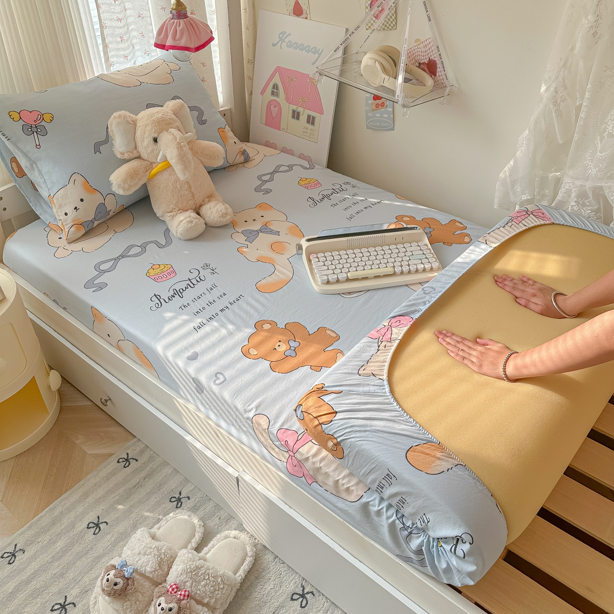 91家纺网 家纺一手货源 找家纺 韩巢家纺 2025新款上下铺学生宿舍专用床笠单件寝室高低床热销款防滑床单床套 小猫逃离记