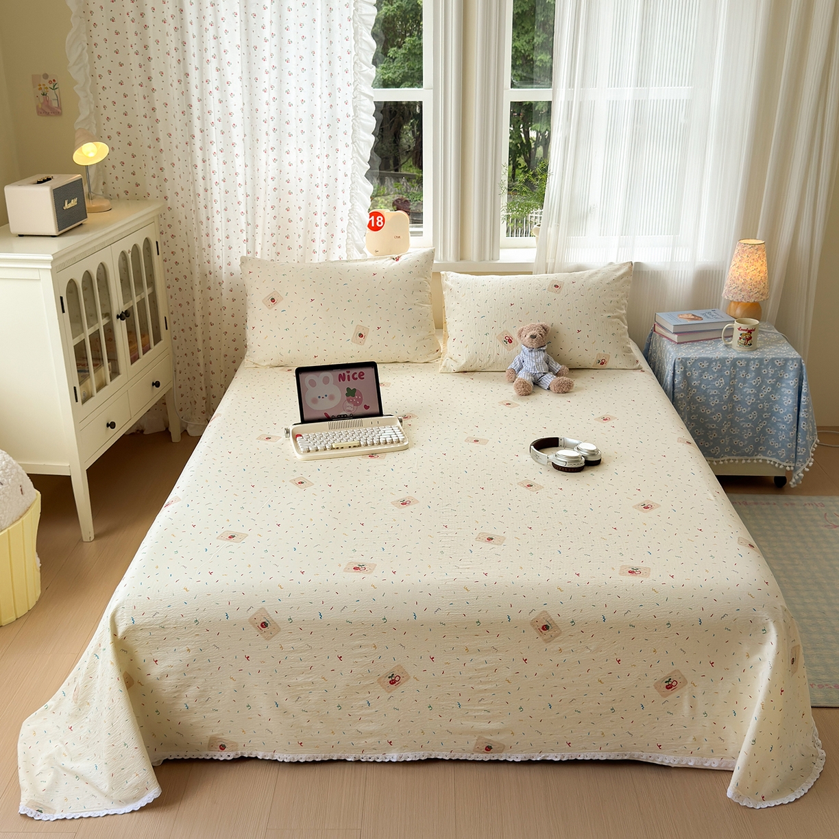 91家纺网 家纺一手货源 找家纺 沐芷 2025 A类双层纱花边床单单件 单人双人床单三件套 草莓糖霜