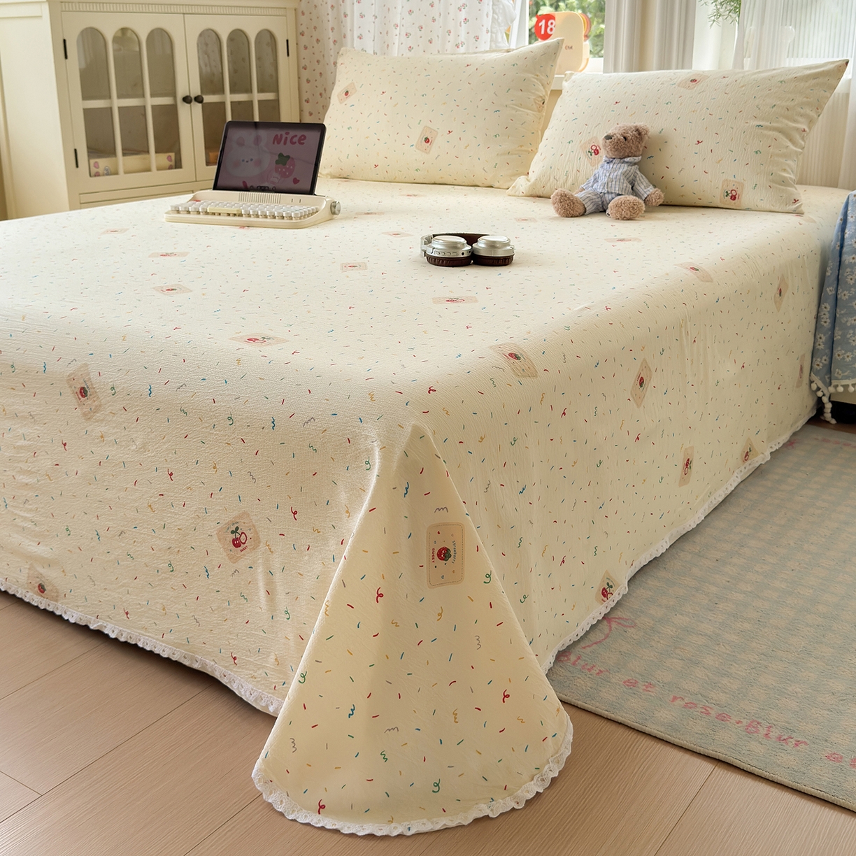 91家纺网 家纺一手货源 找家纺 沐芷 2025 A类双层纱花边床单单件 单人双人床单三件套 草莓糖霜