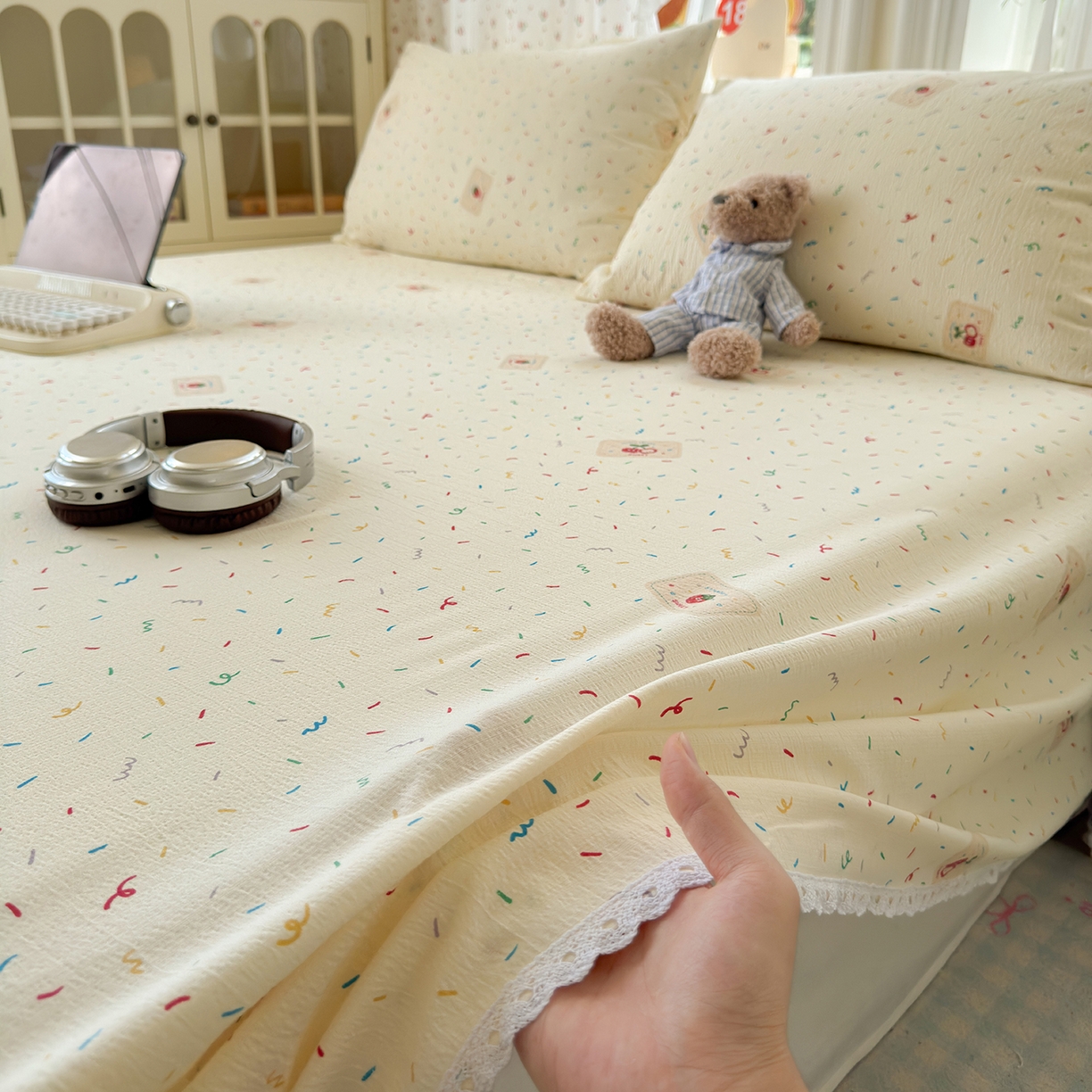 91家纺网 家纺一手货源 找家纺 沐芷 2025 A类双层纱花边床单单件 单人双人床单三件套 草莓糖霜