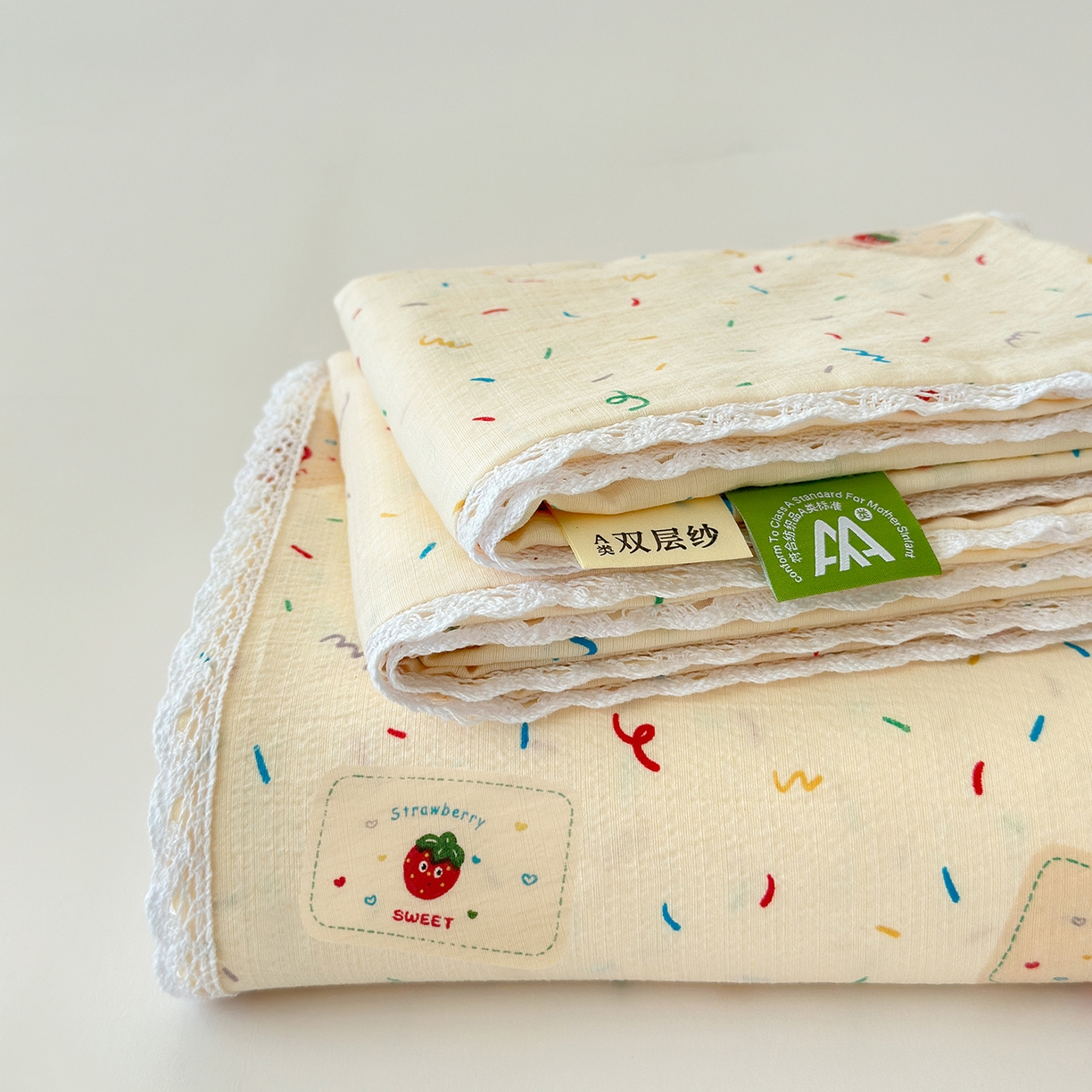 91家纺网 家纺一手货源 找家纺 沐芷 2025 A类双层纱花边床单单件 单人双人床单三件套 草莓糖霜