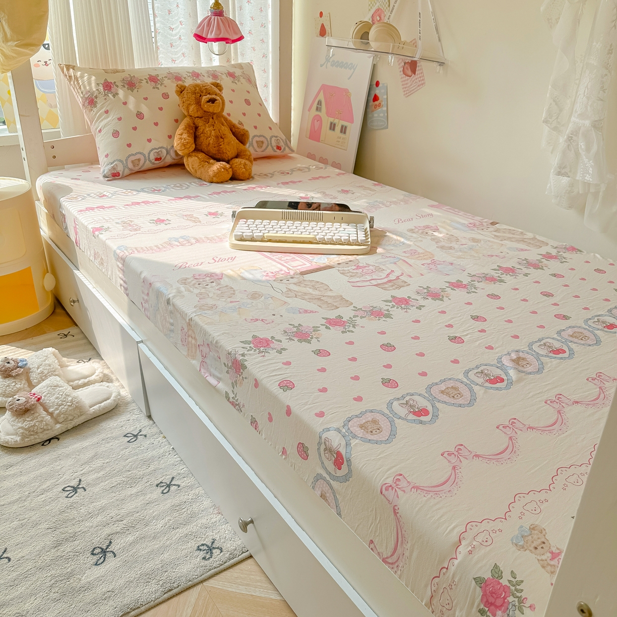 91家纺网 家纺一手货源 找家纺 韩巢家纺 2025新款上下铺学生宿舍专用床笠单件寝室高低床热销款防滑床单床套 小熊玩偶屋