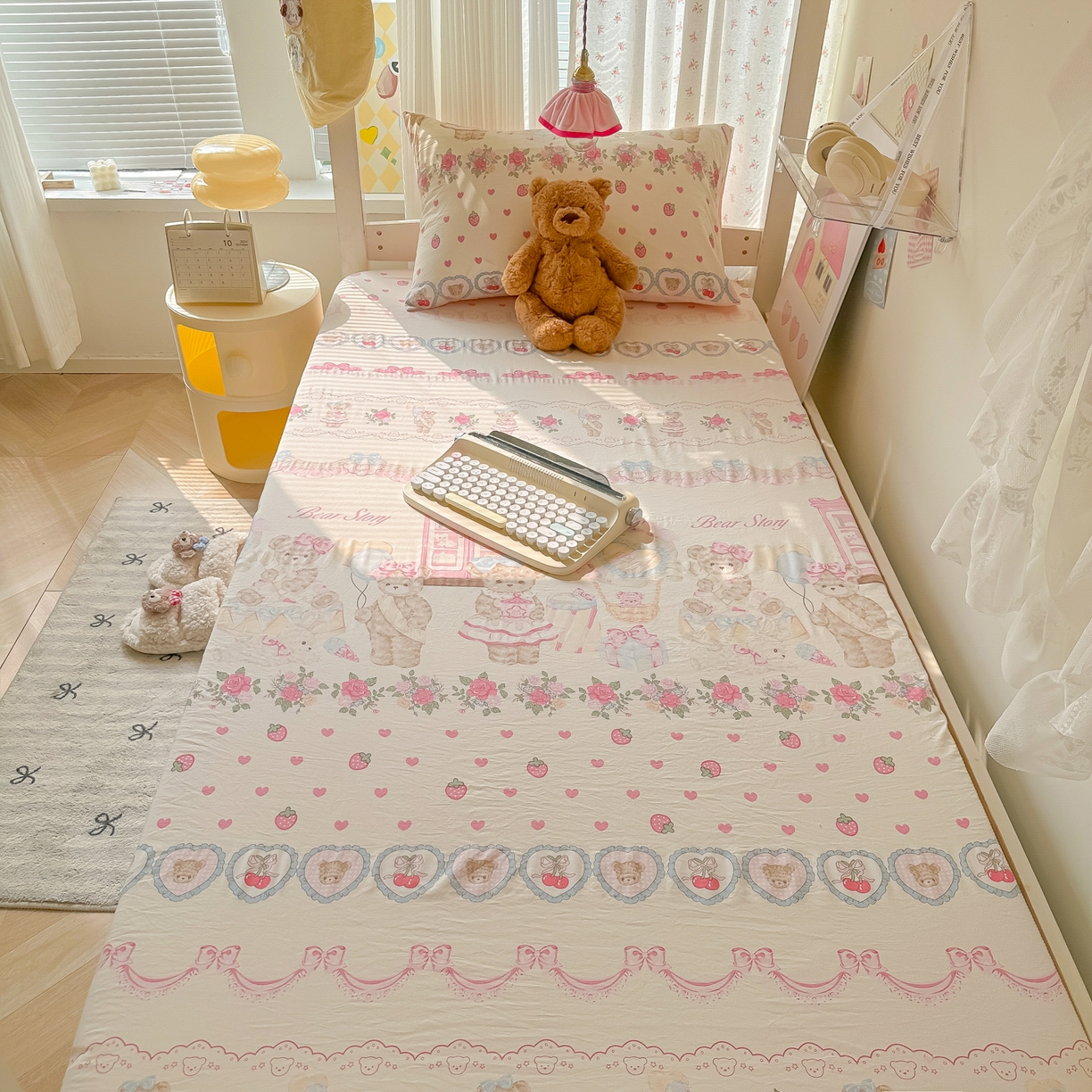 91家纺网 家纺一手货源 找家纺 韩巢家纺 2025新款上下铺学生宿舍专用床笠单件寝室高低床热销款防滑床单床套 小熊玩偶屋