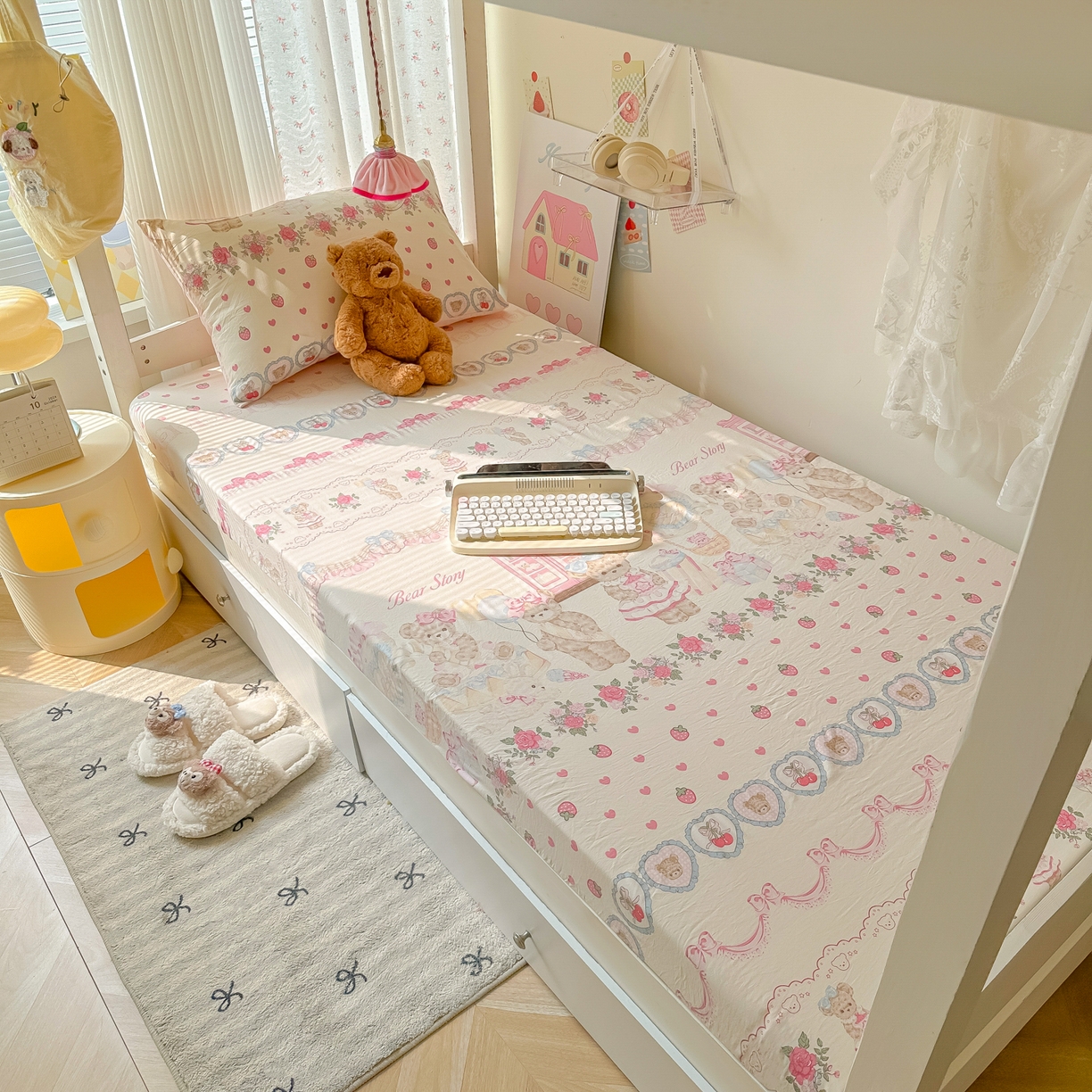 91家纺网 家纺一手货源 找家纺 韩巢家纺 2025新款上下铺学生宿舍专用床笠单件寝室高低床热销款防滑床单床套 小熊玩偶屋