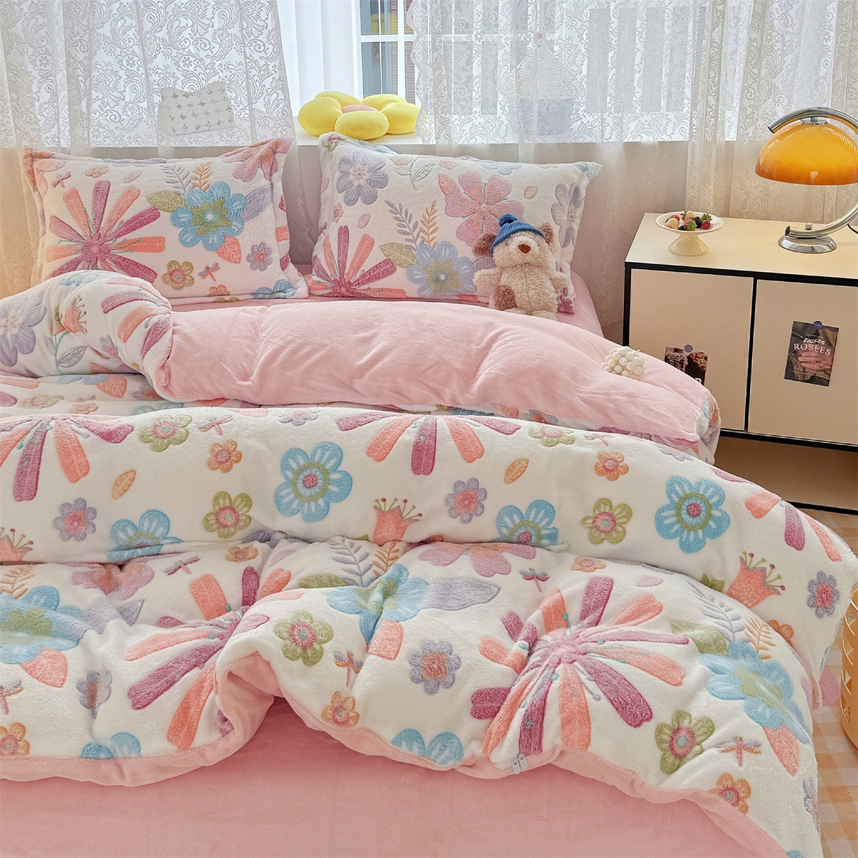 91家纺网 家纺一手货源 找家纺 曼町家居 2025新款雪花绒四件套 爱丽丝