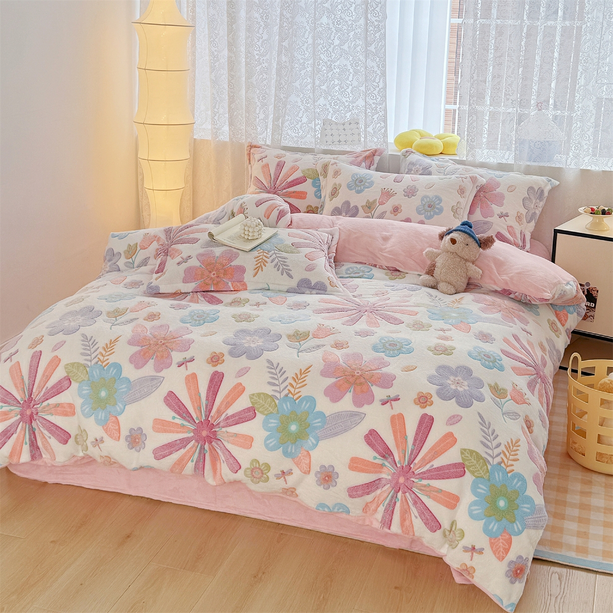 91家纺网 家纺一手货源 找家纺 曼町家居 2025新款雪花绒四件套 爱丽丝