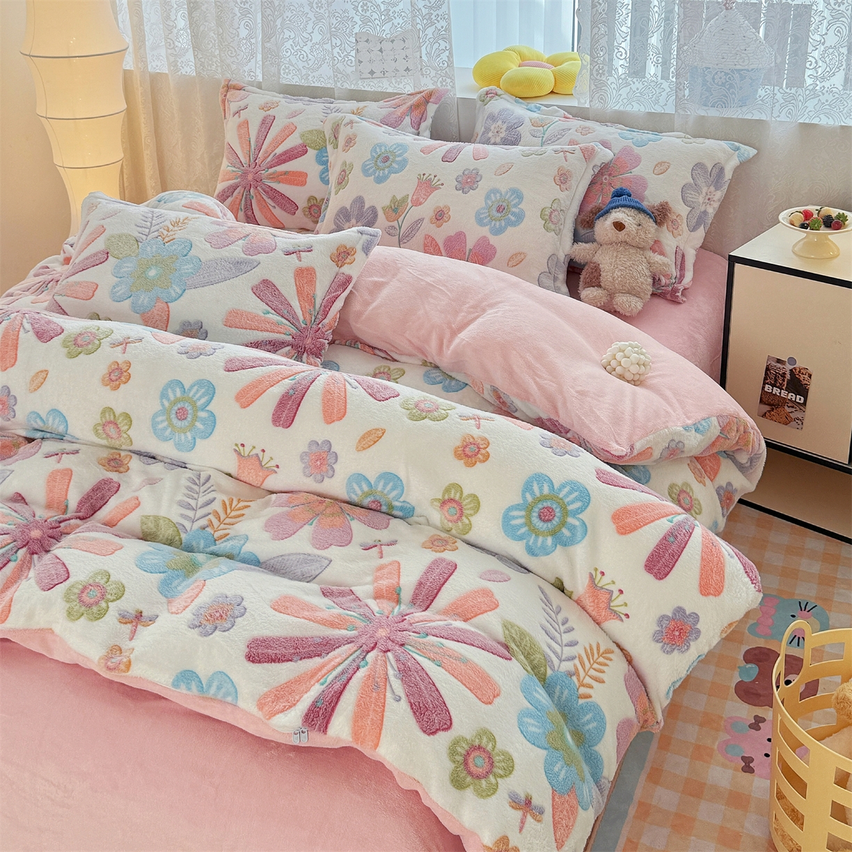 91家纺网 家纺一手货源 找家纺 曼町家居 2025新款雪花绒四件套 爱丽丝