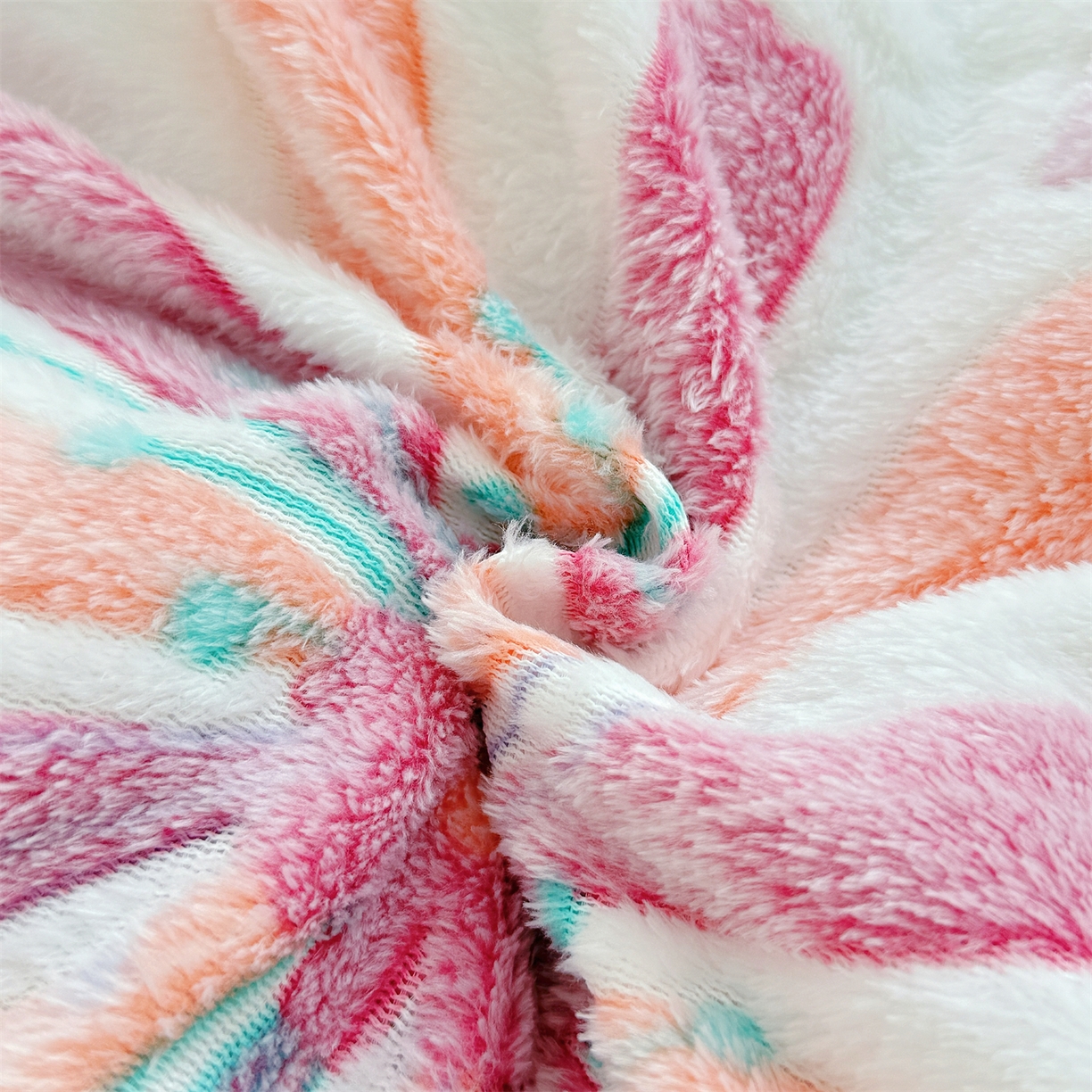 91家纺网 家纺一手货源 找家纺 曼町家居 2025新款雪花绒四件套 爱丽丝