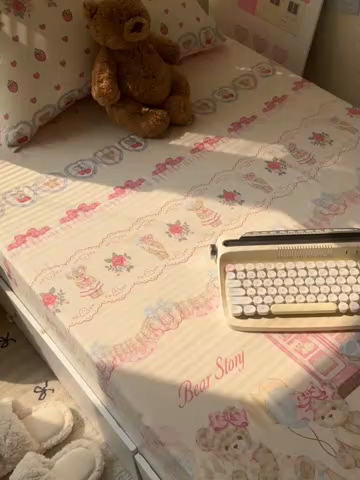 91家纺网 家纺一手货源 找家纺 韩巢家纺 2025新款上下铺学生宿舍专用床笠单件寝室高低床热销款防滑床单床套 小熊玩偶屋