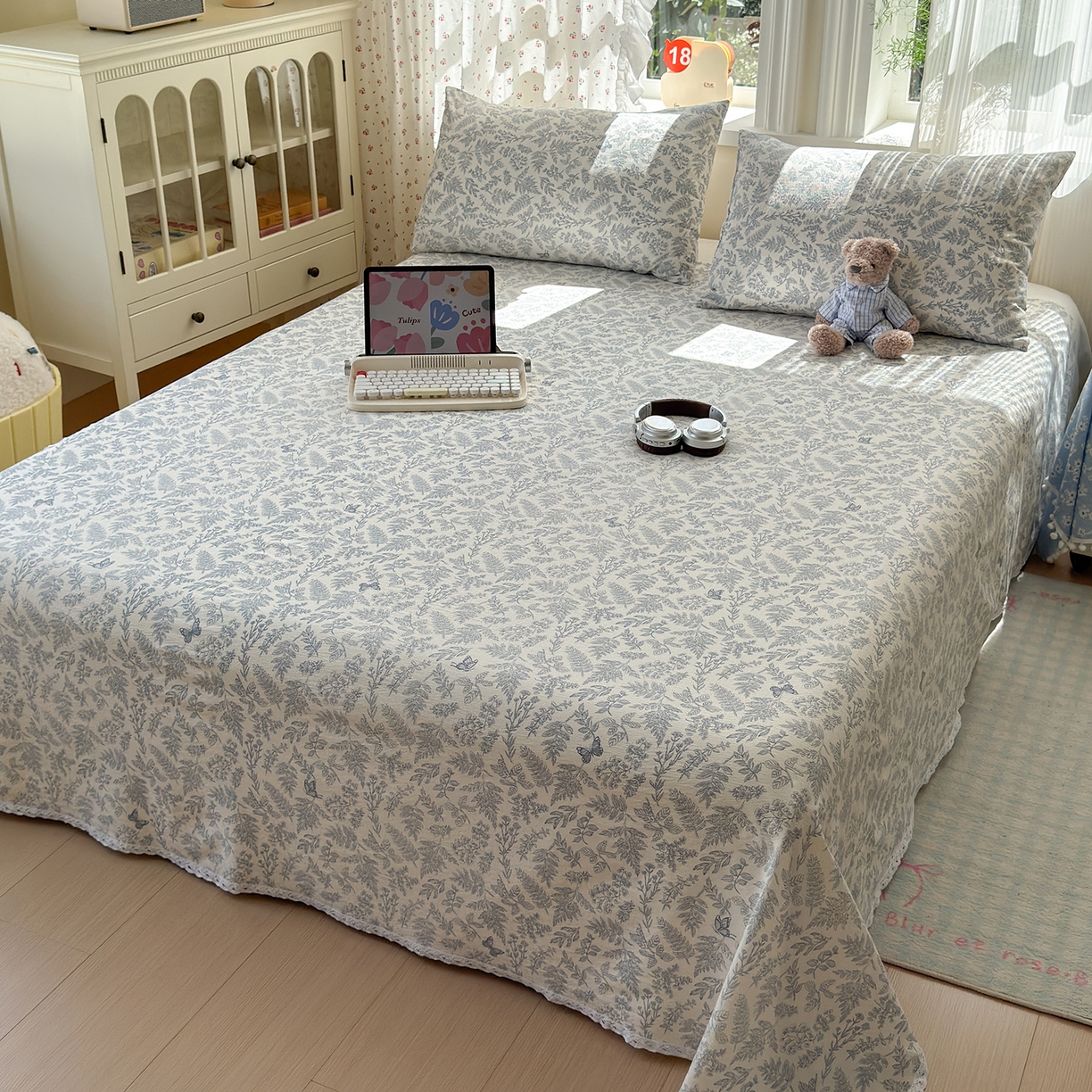 91家纺网 家纺一手货源 找家纺 沐芷 2025 A类双层纱花边床单单件 单人双人床单三件套 东方草木