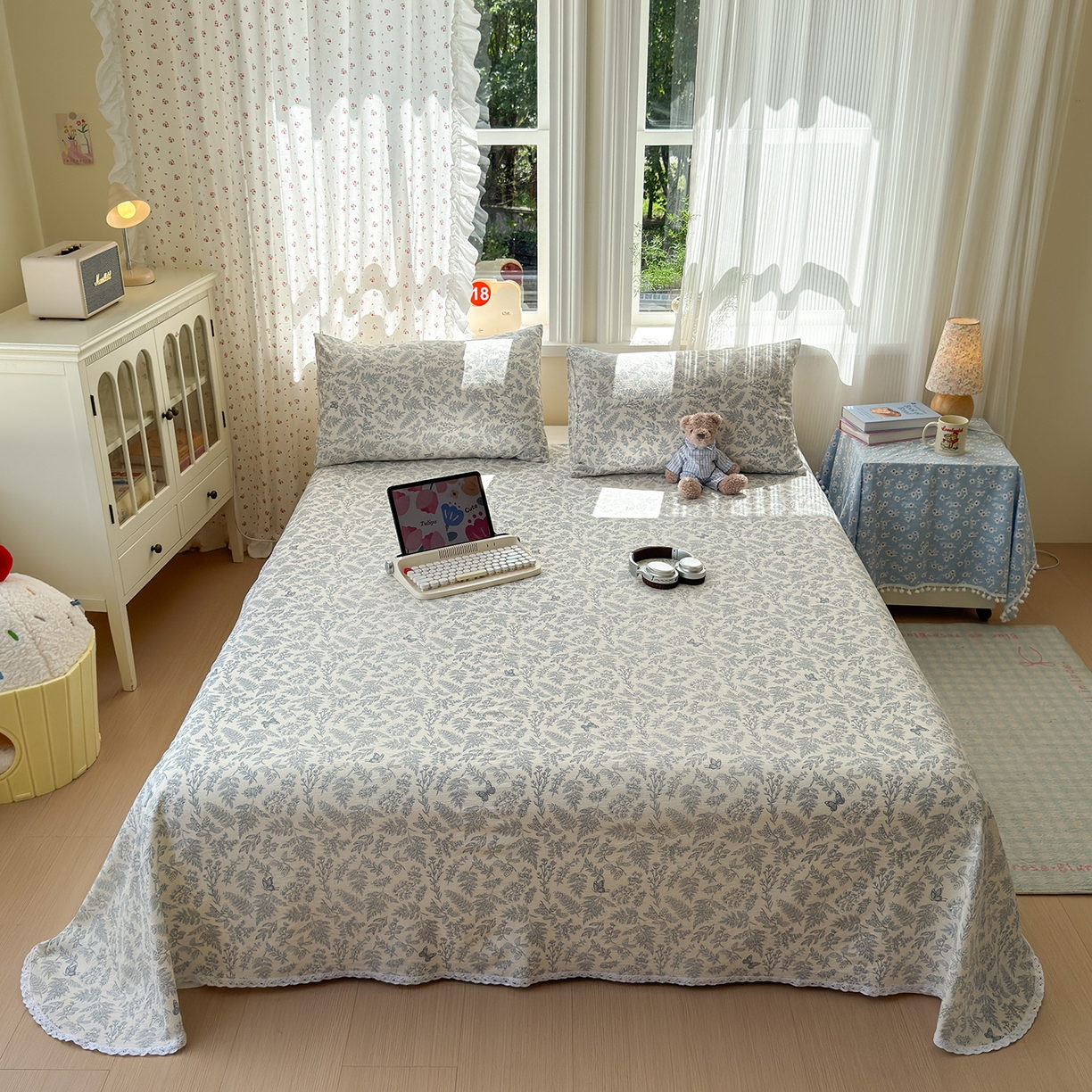 91家纺网 家纺一手货源 找家纺 沐芷 2025 A类双层纱花边床单单件 单人双人床单三件套 东方草木