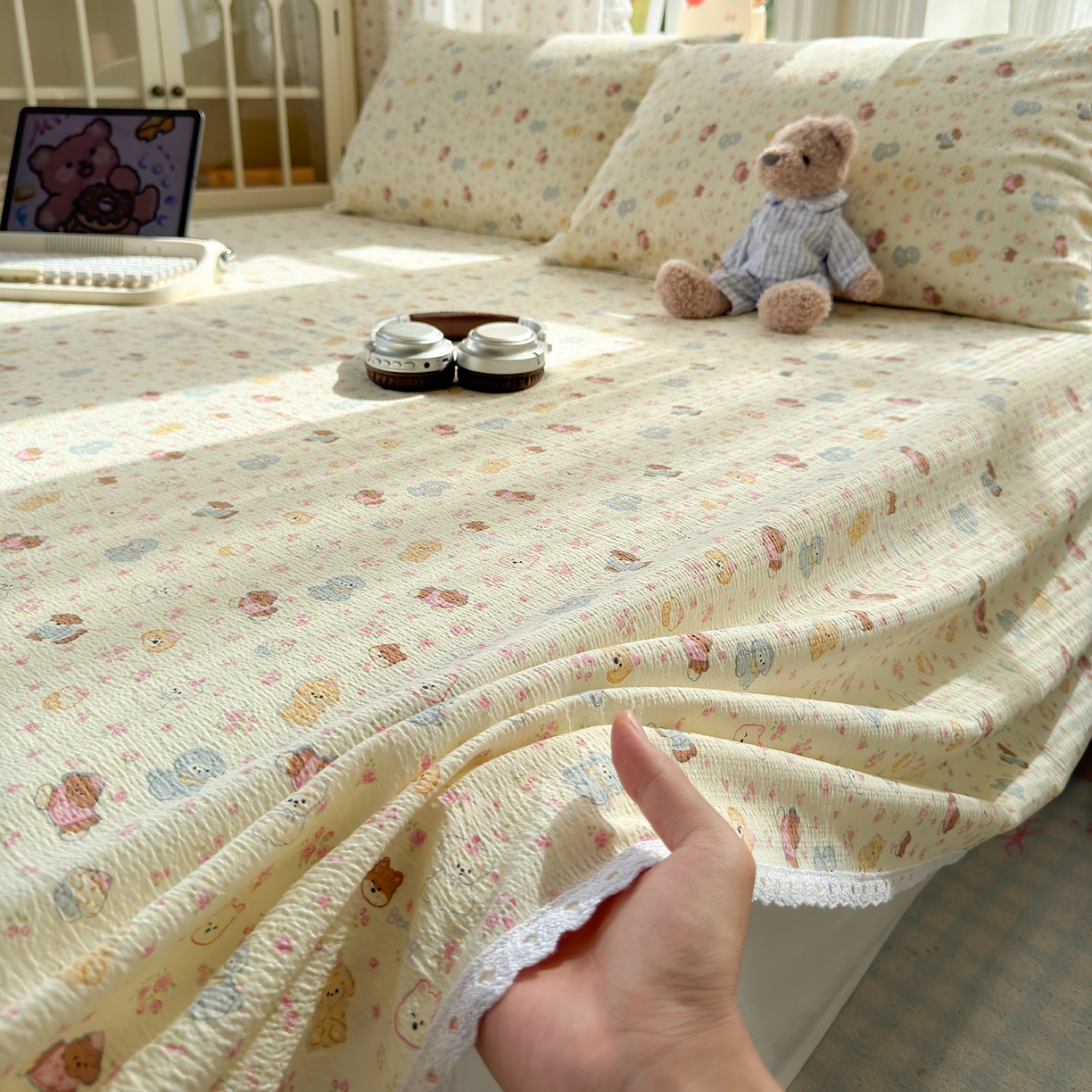 91家纺网 家纺一手货源 找家纺 沐芷 2025 A类双层纱花边床单单件 单人双人床单三件套 狗狗派对