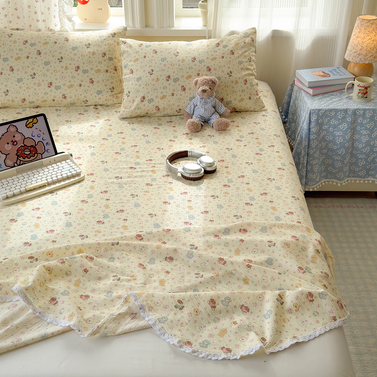 91家纺网 家纺一手货源 找家纺 沐芷 2025 A类双层纱花边床单单件 单人双人床单三件套 狗狗派对