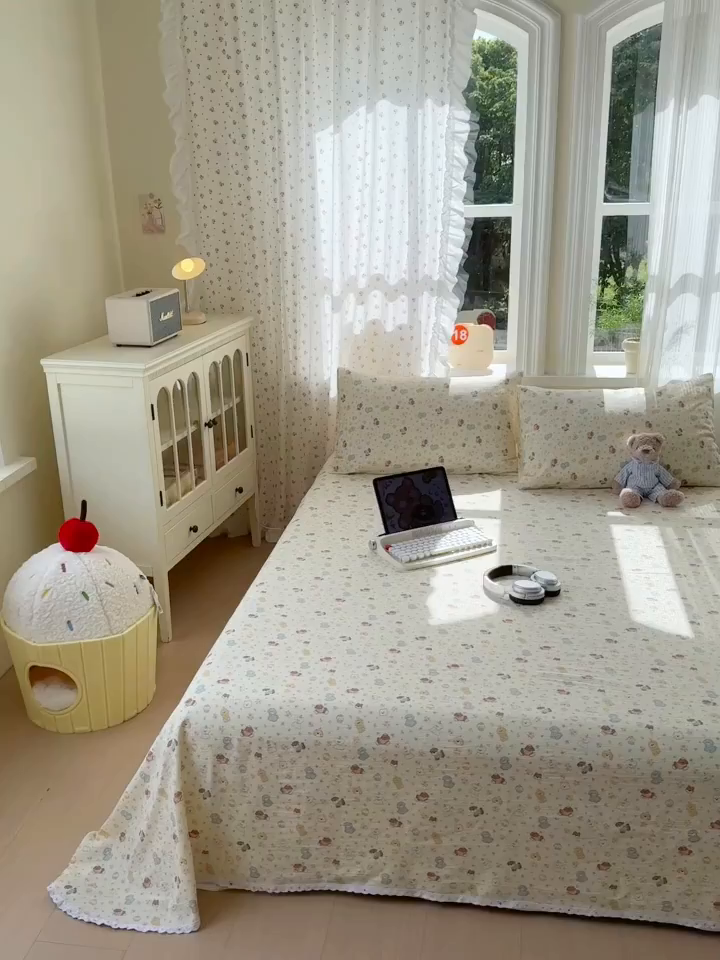 91家纺网 家纺一手货源 找家纺 沐芷 2025 A类双层纱花边床单单件 单人双人床单三件套 狗狗派对